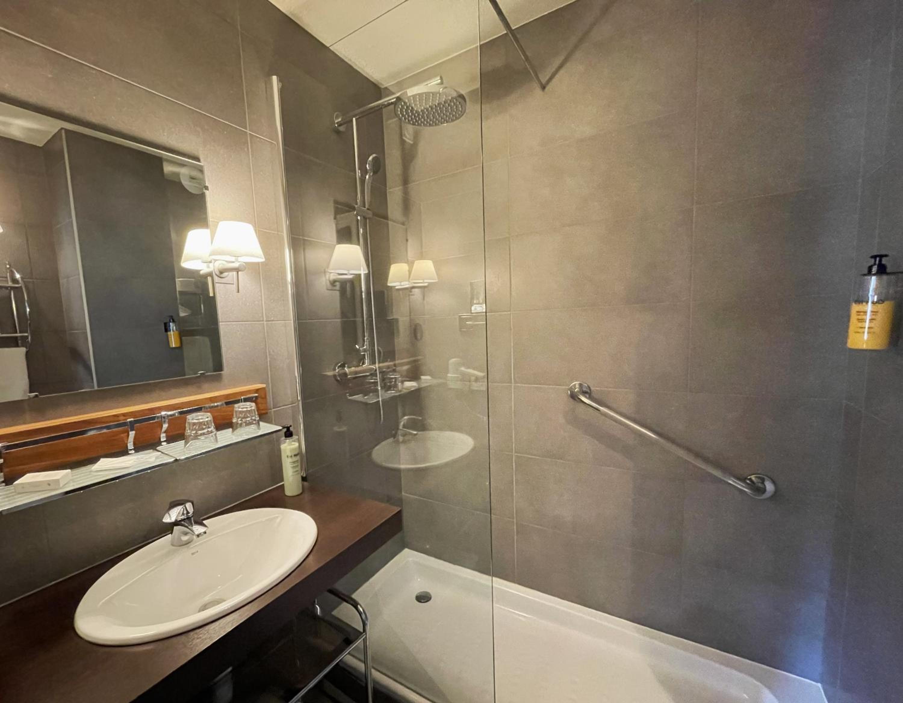 Deluxe Room - Photo 2