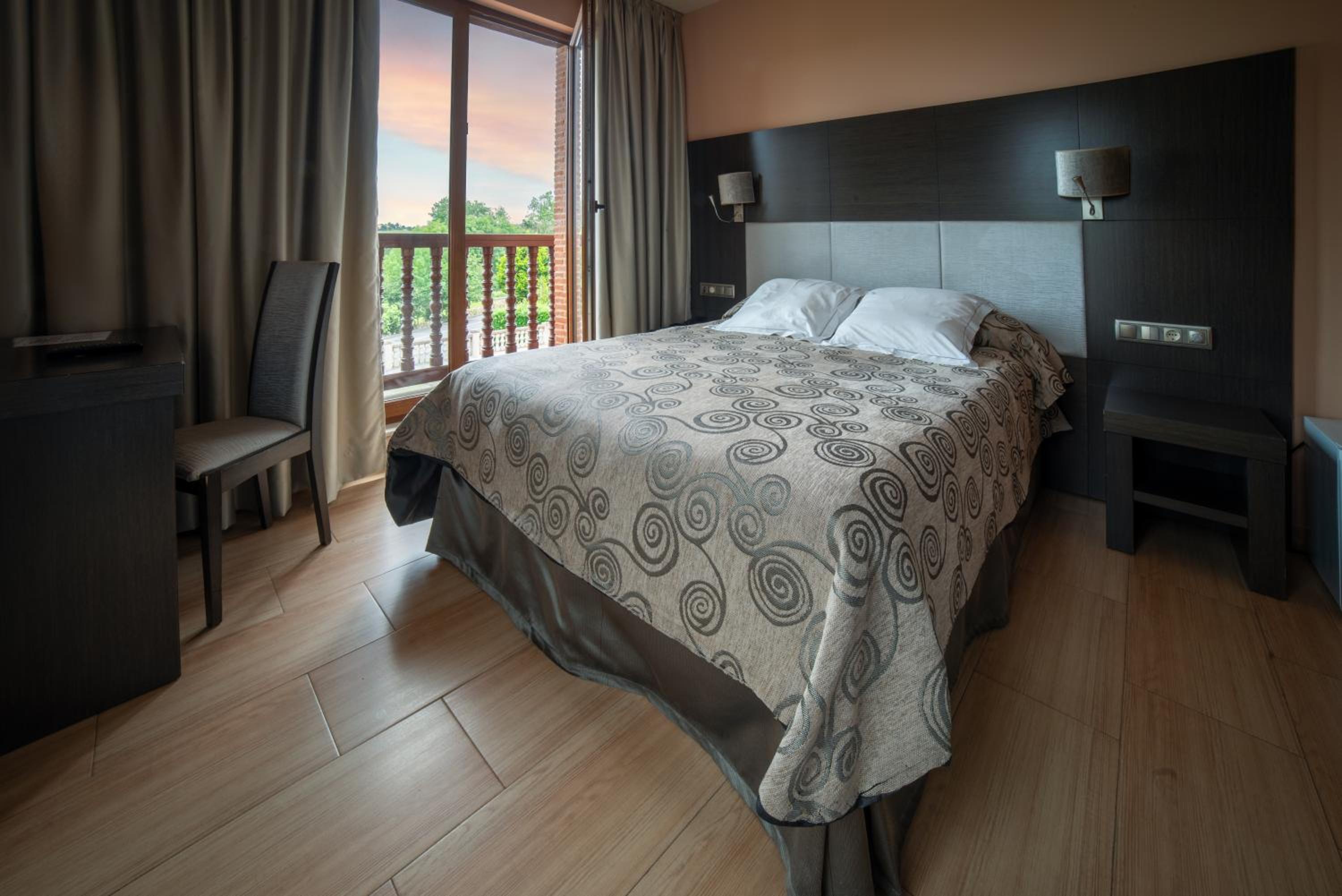 Double Or Twin Room With Spa Access photo 3