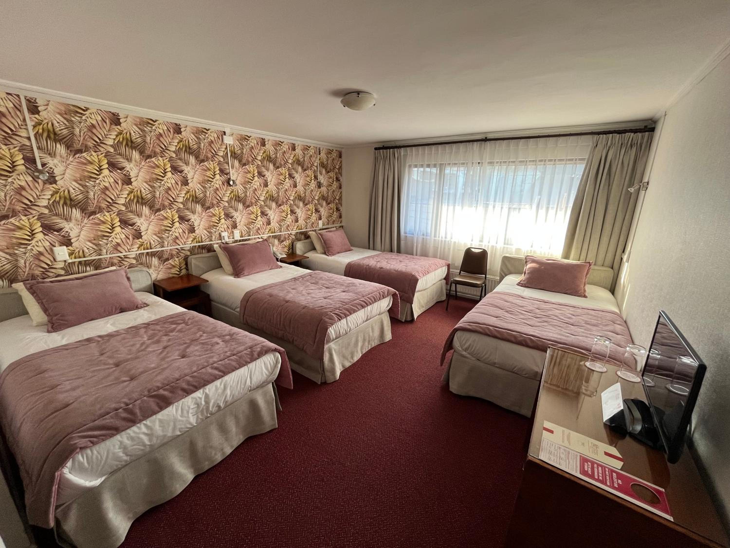 Classic Quadruple Room photo 3