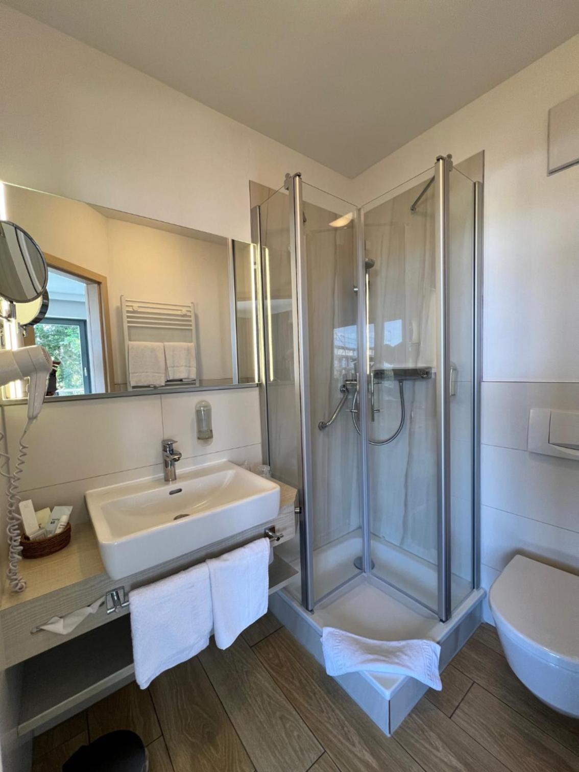 One-Bedroom Suite - Photo 2