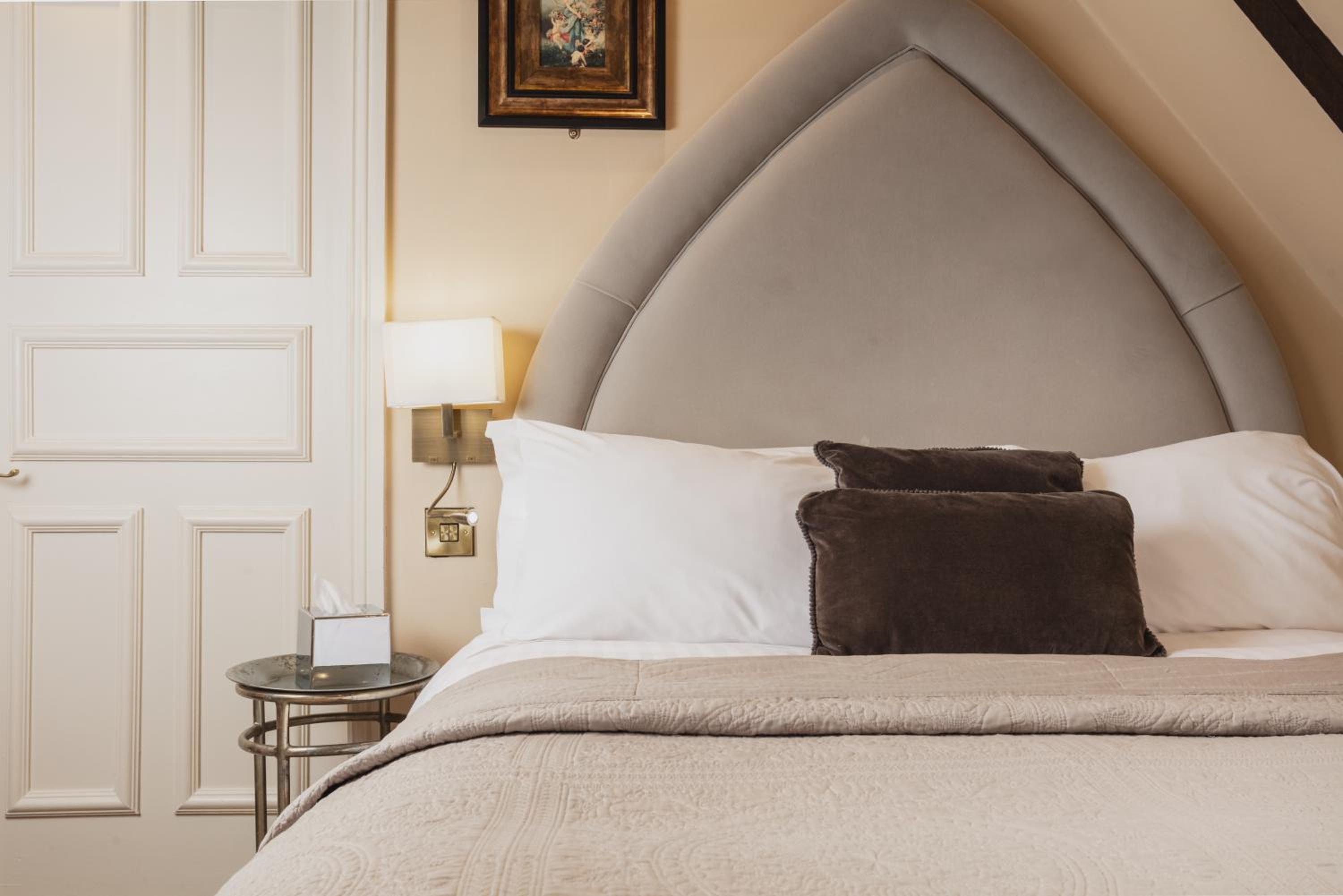 Courtyard Classic Room
