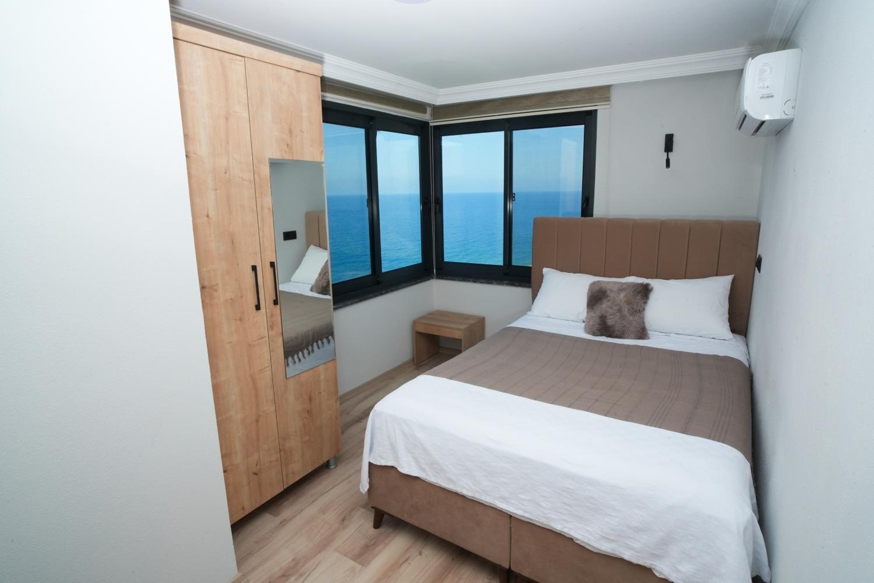 Budget Double Room photo 3