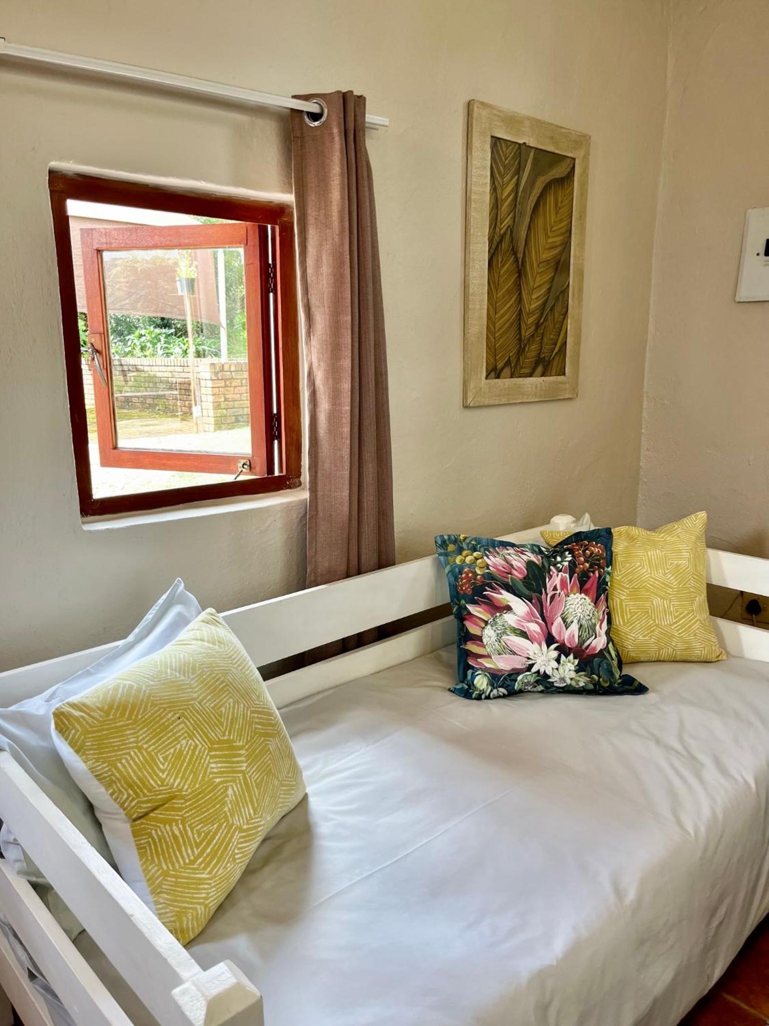 Double or Twin Room with Extra Bed - Photo 7
