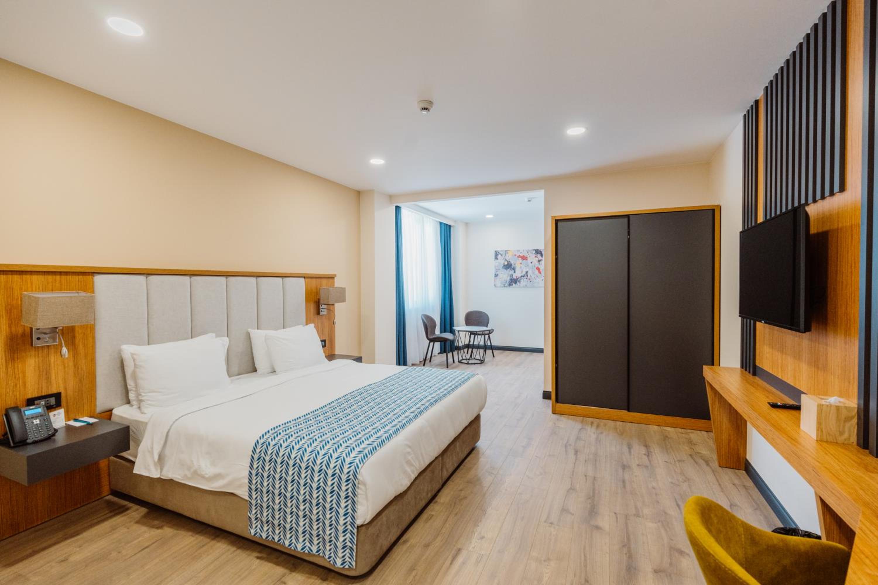 Triple Room - Disability Access - Photo 1
