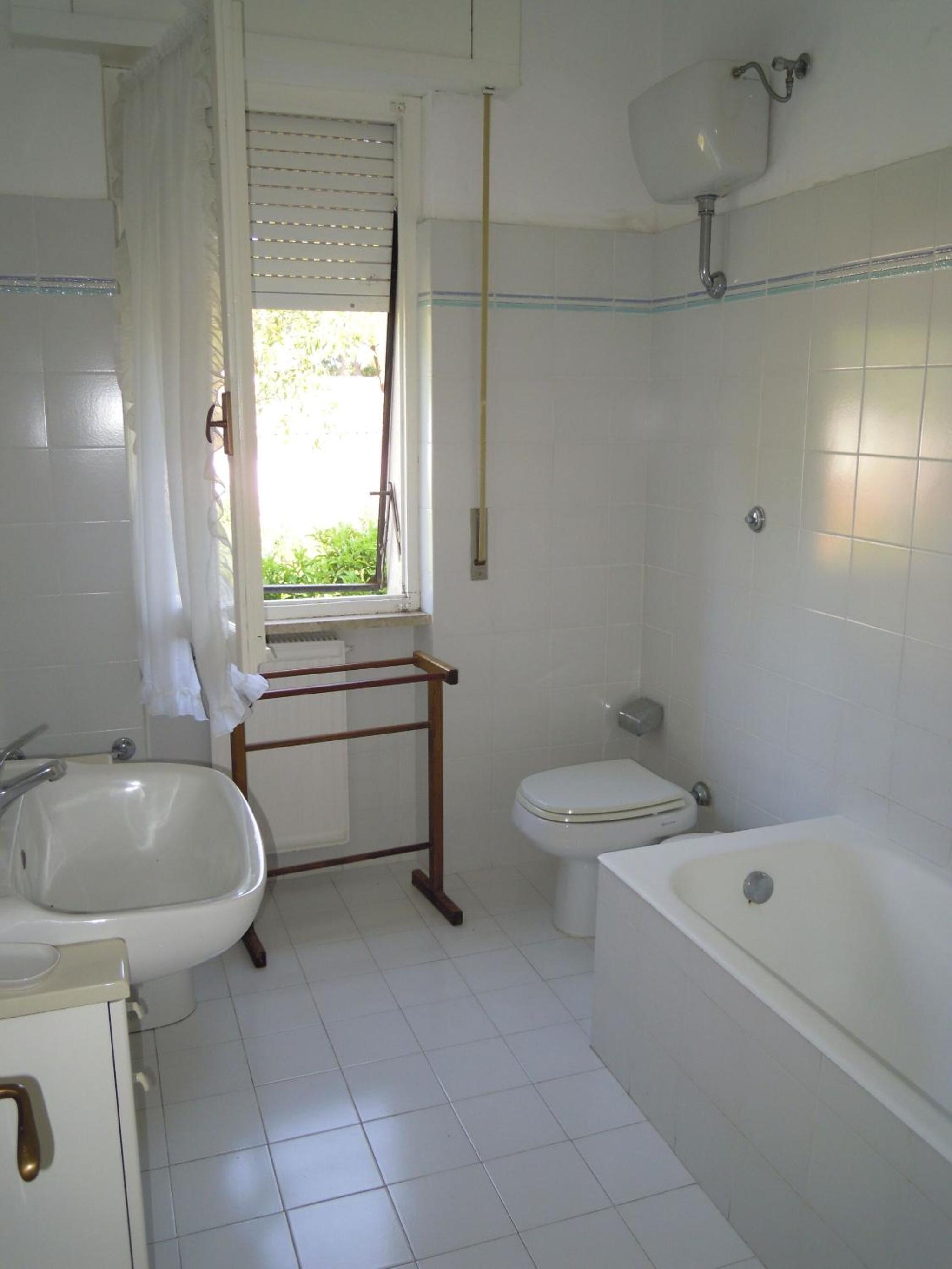 Four-Bedroom House photo 2