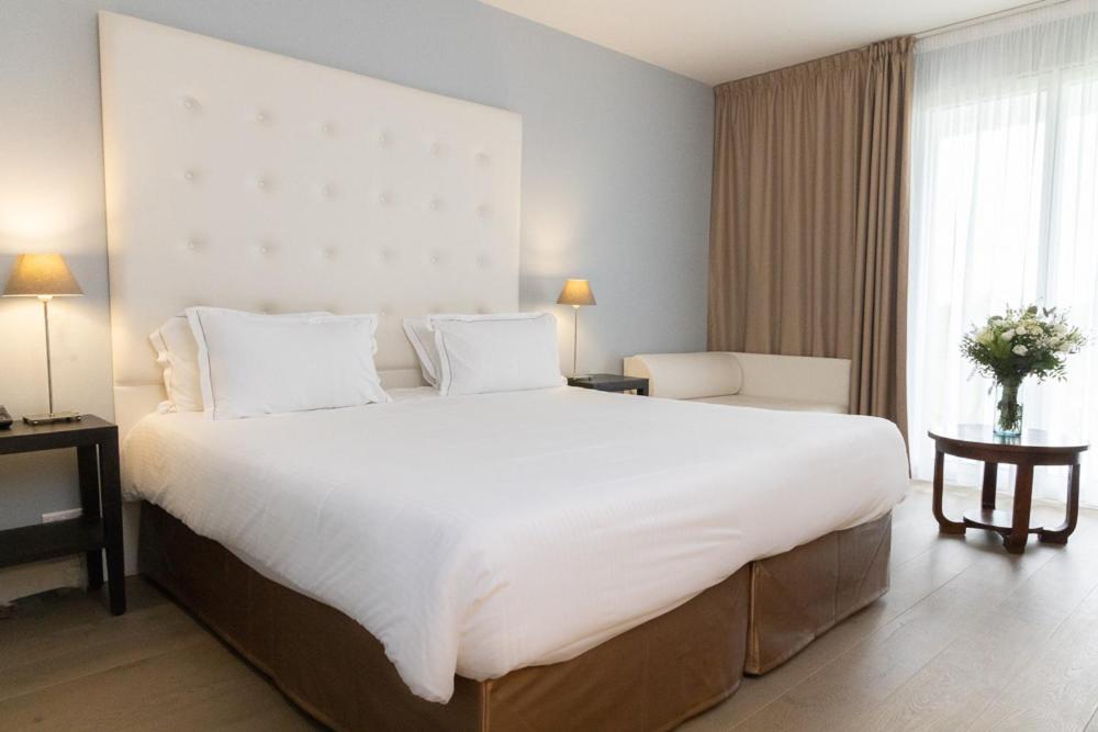 Chambre Double Premium - Côté Vignoble Chambre Double Premium - Côté Vignoble