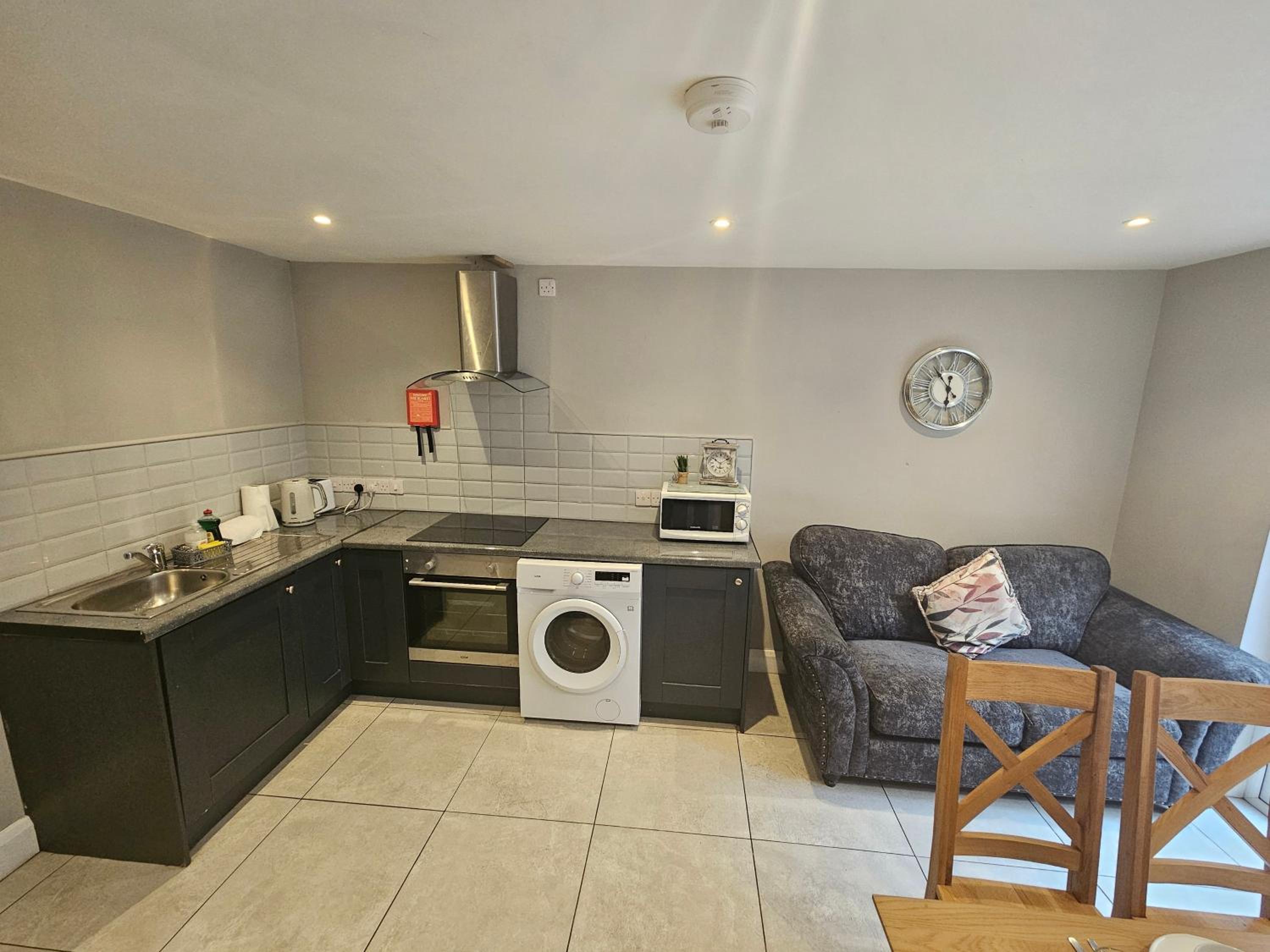 Three-Bedroom Apartment - Photo 13