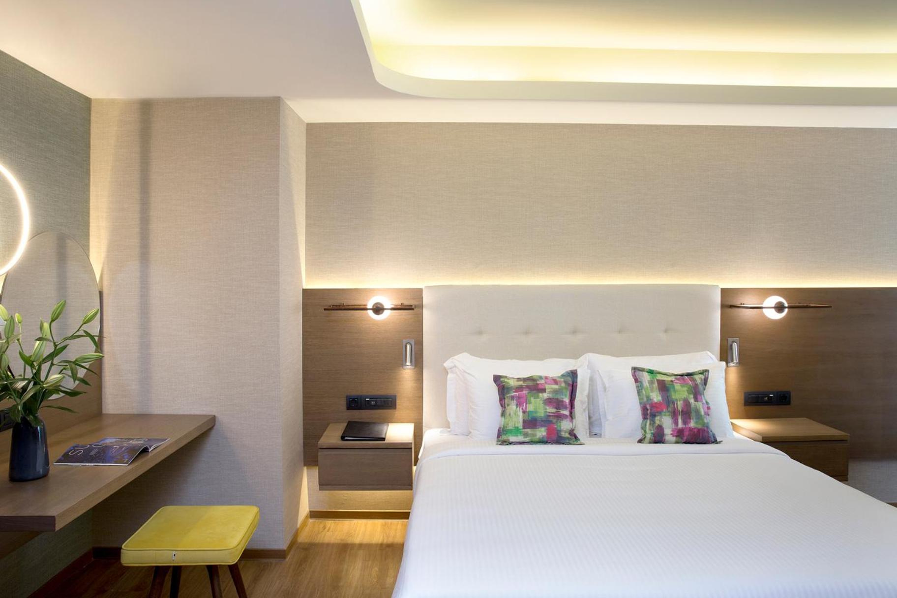 Junior Suite with Atrium View