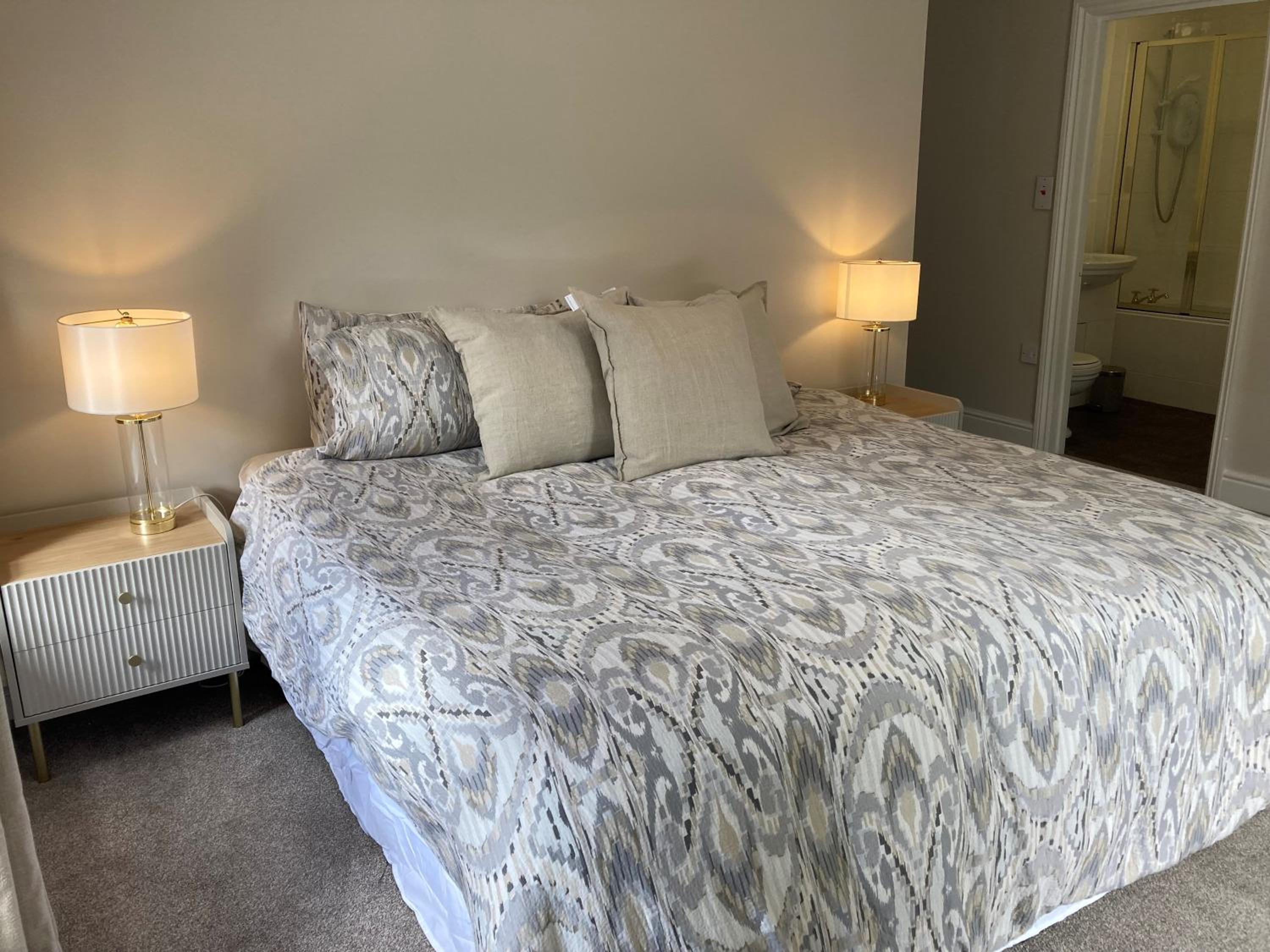 Deluxe King Room photo 3