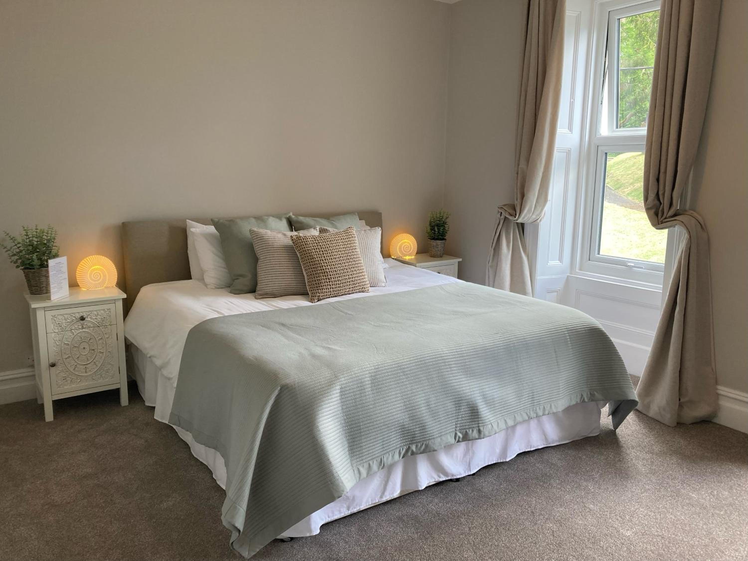 Deluxe King Room photo 3