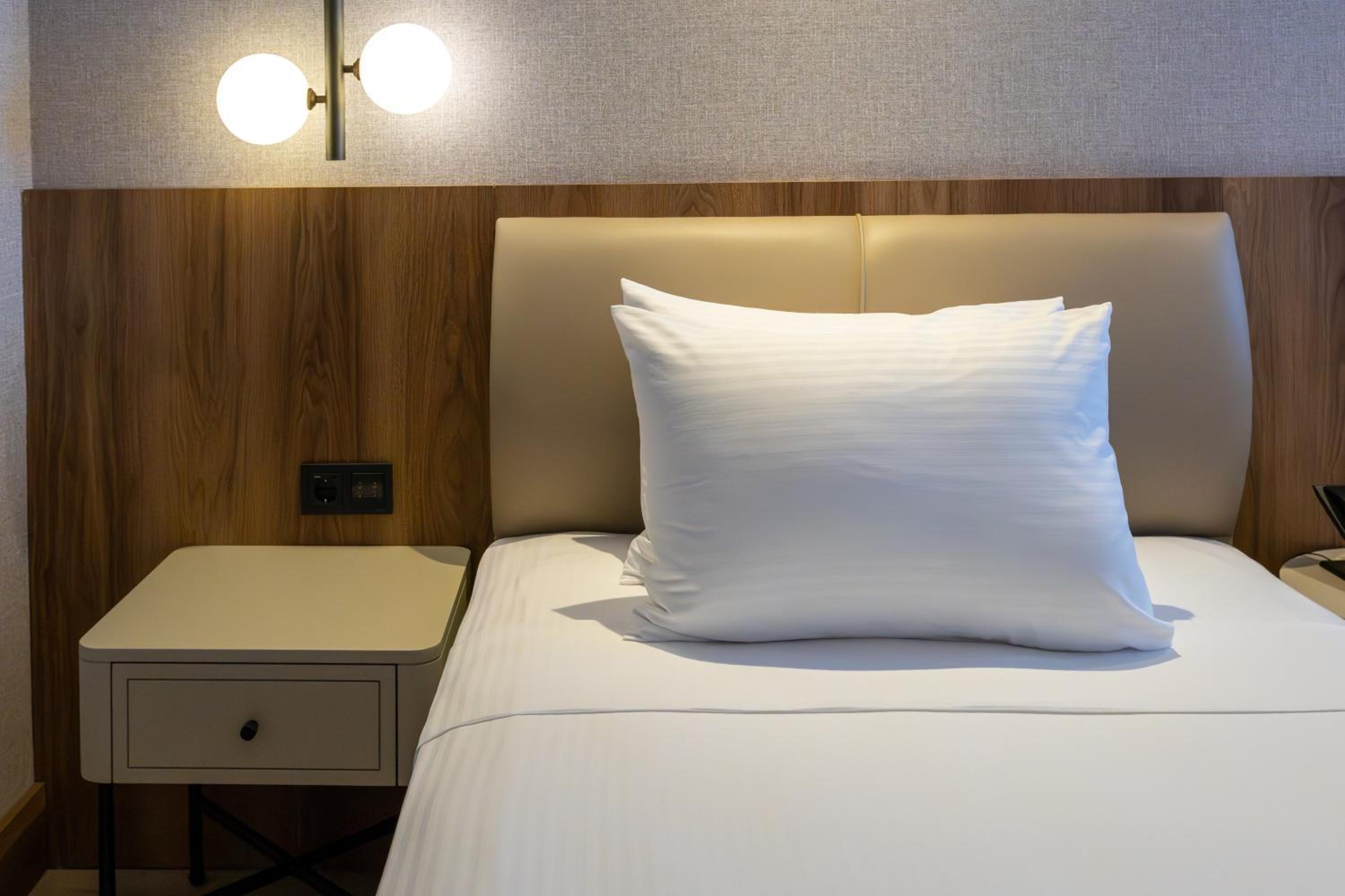 Standard Twin Room with Sea View