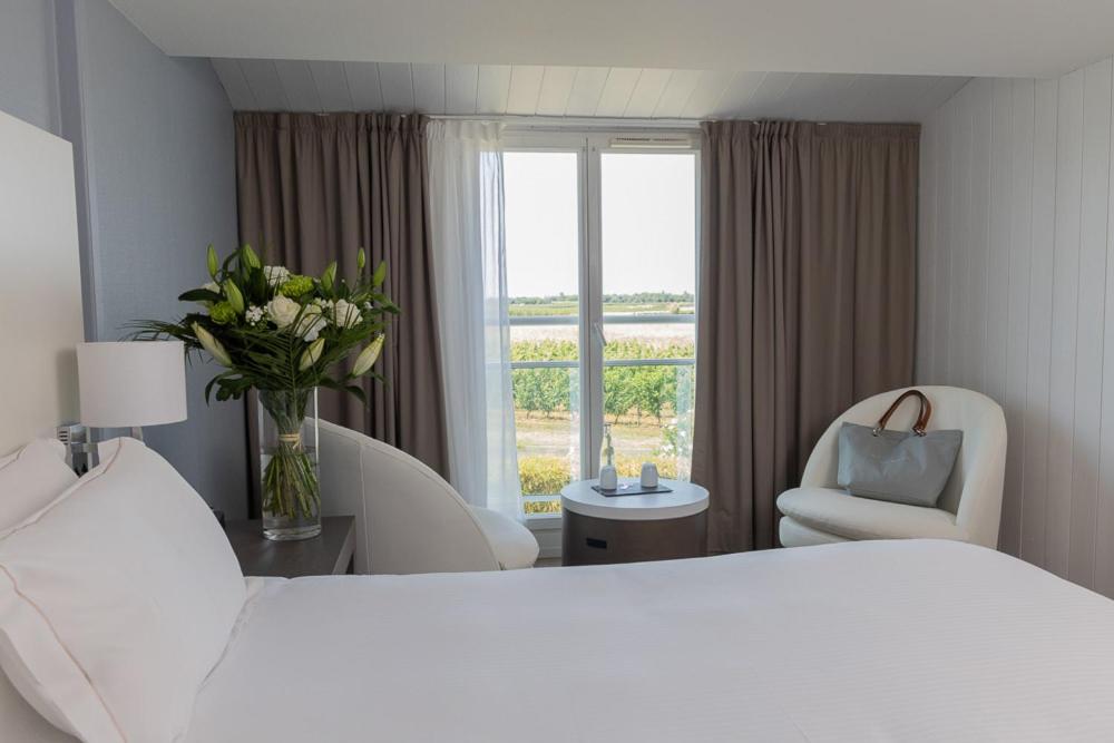 Chambre Double Confort - Côté Vignoble Chambre Double Confort - Côté Vignoble