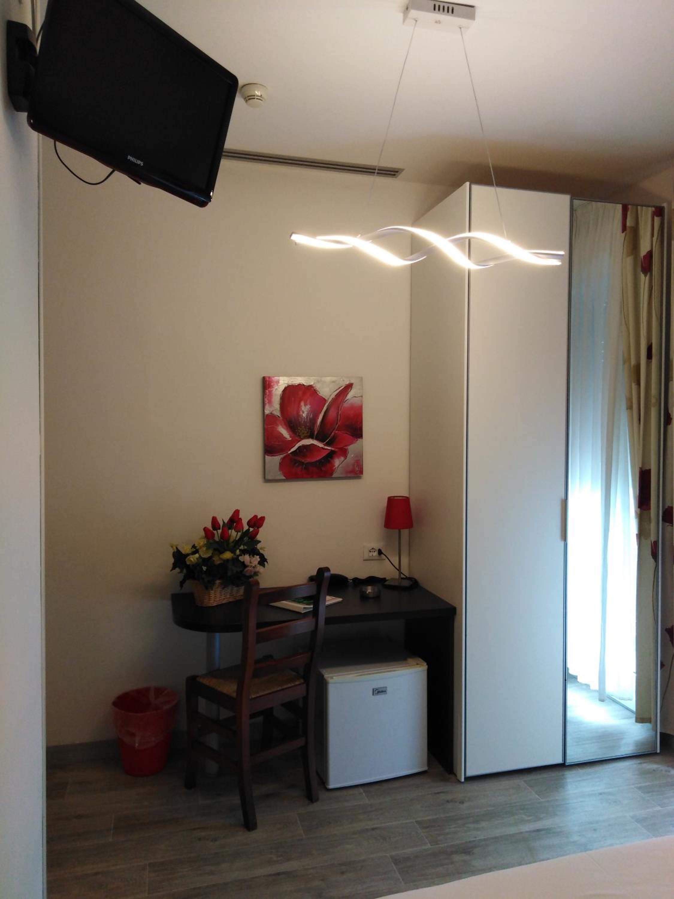 Economy Double Room photo 2
