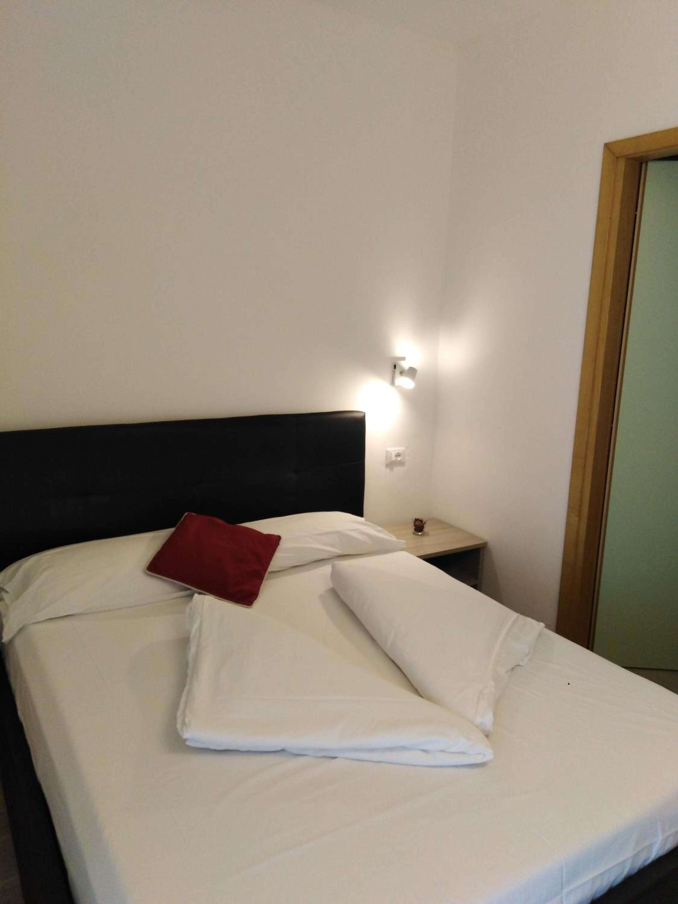 Economy Double Room photo 1