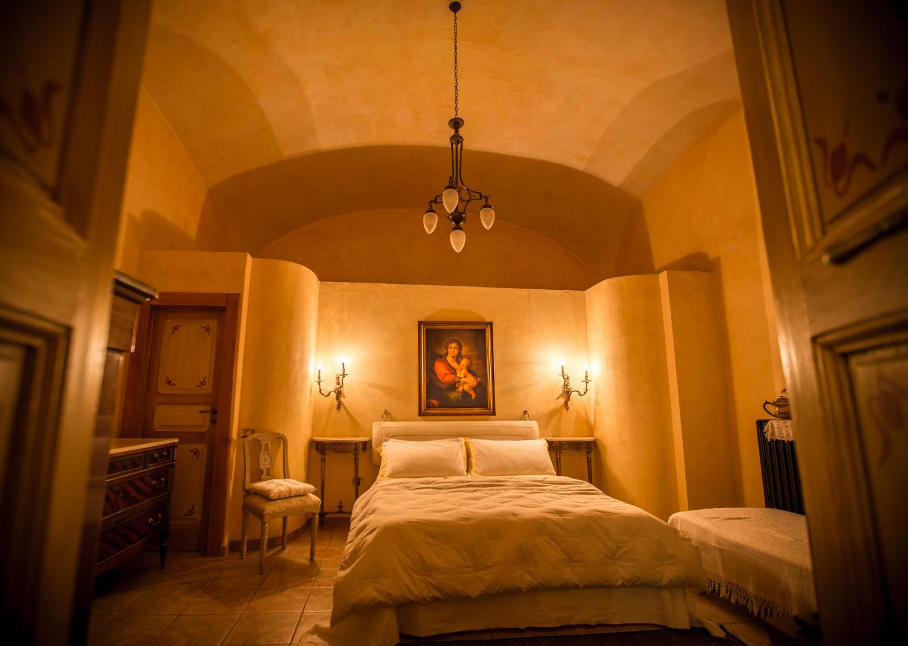 Deluxe King Room photo 1