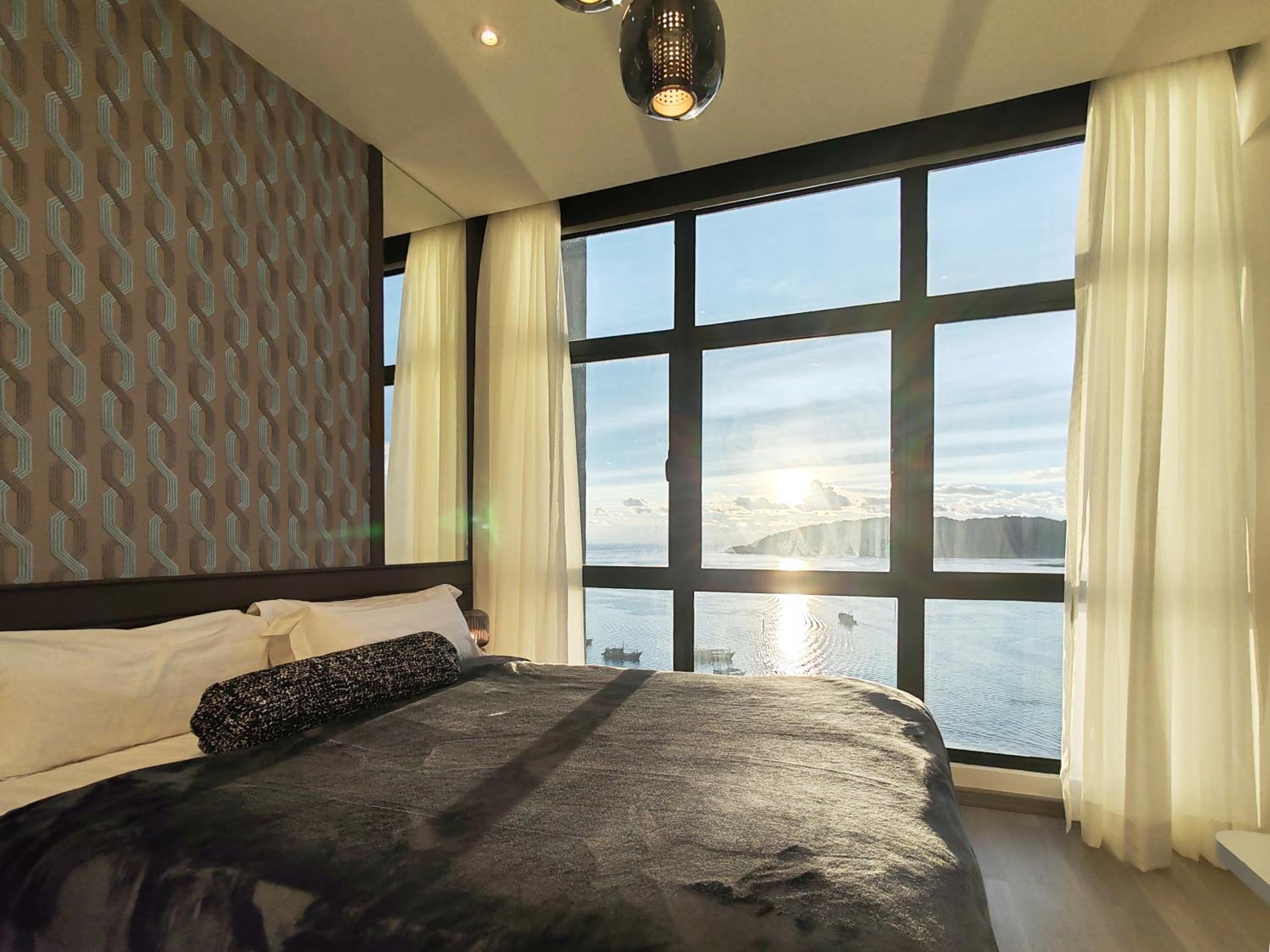 One-Bedroom Premium Apartment with Ocean View photo 2