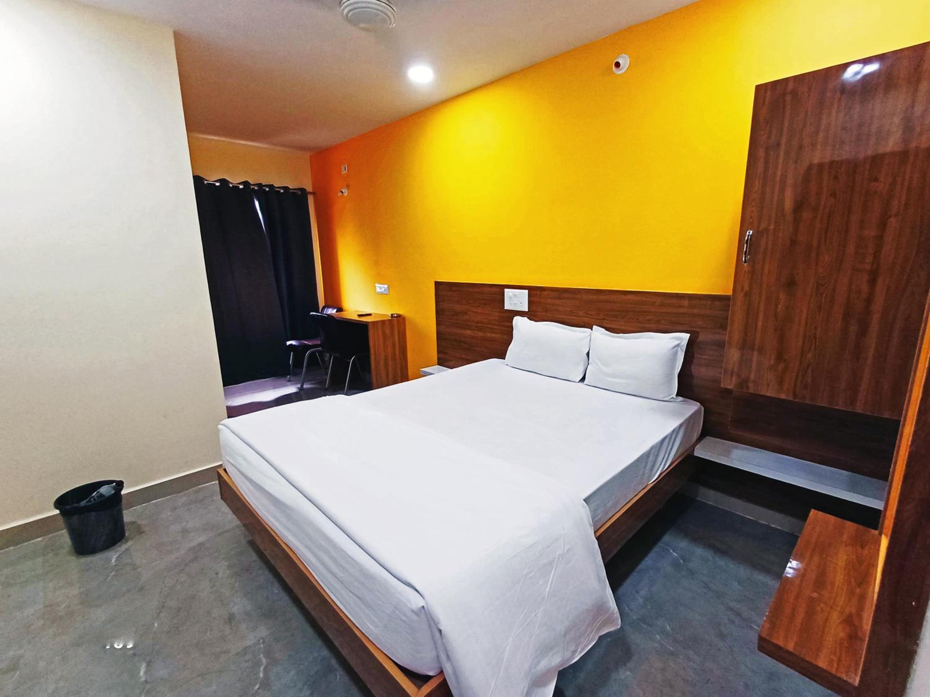 Deluxe Double Room - Photo 34