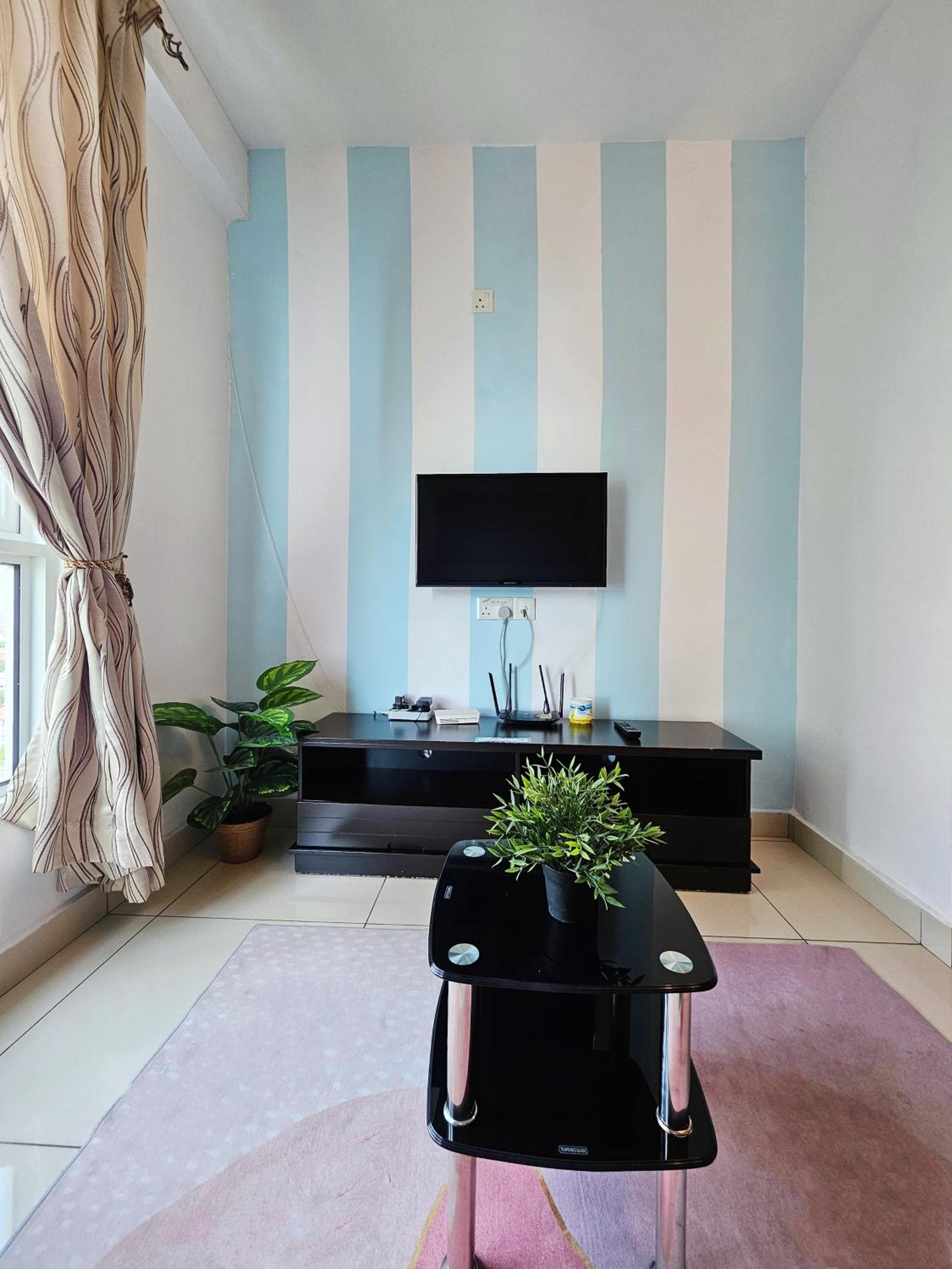 One-Bedroom Apartment - Photo 9