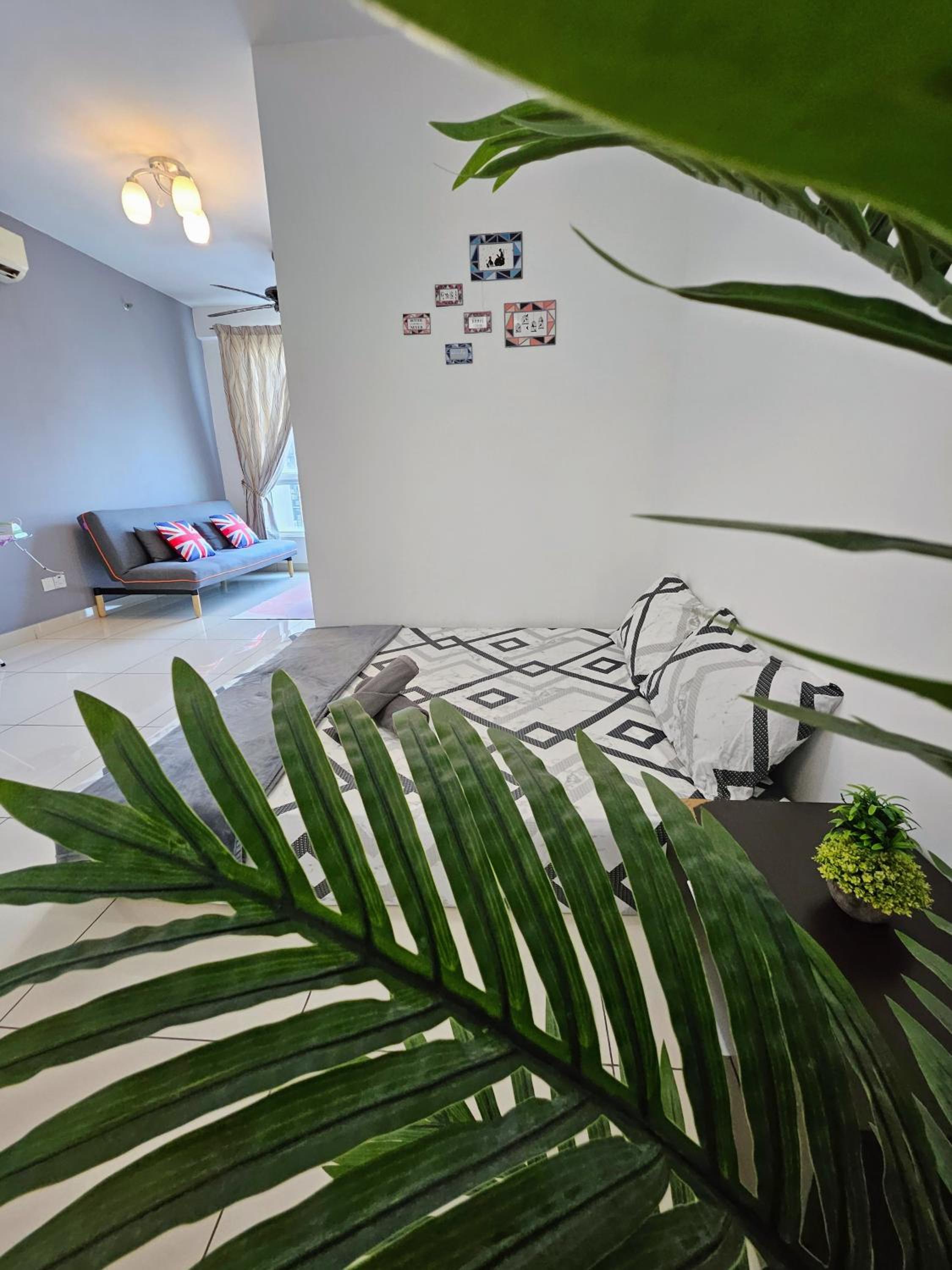 One-Bedroom Apartment - Photo 11