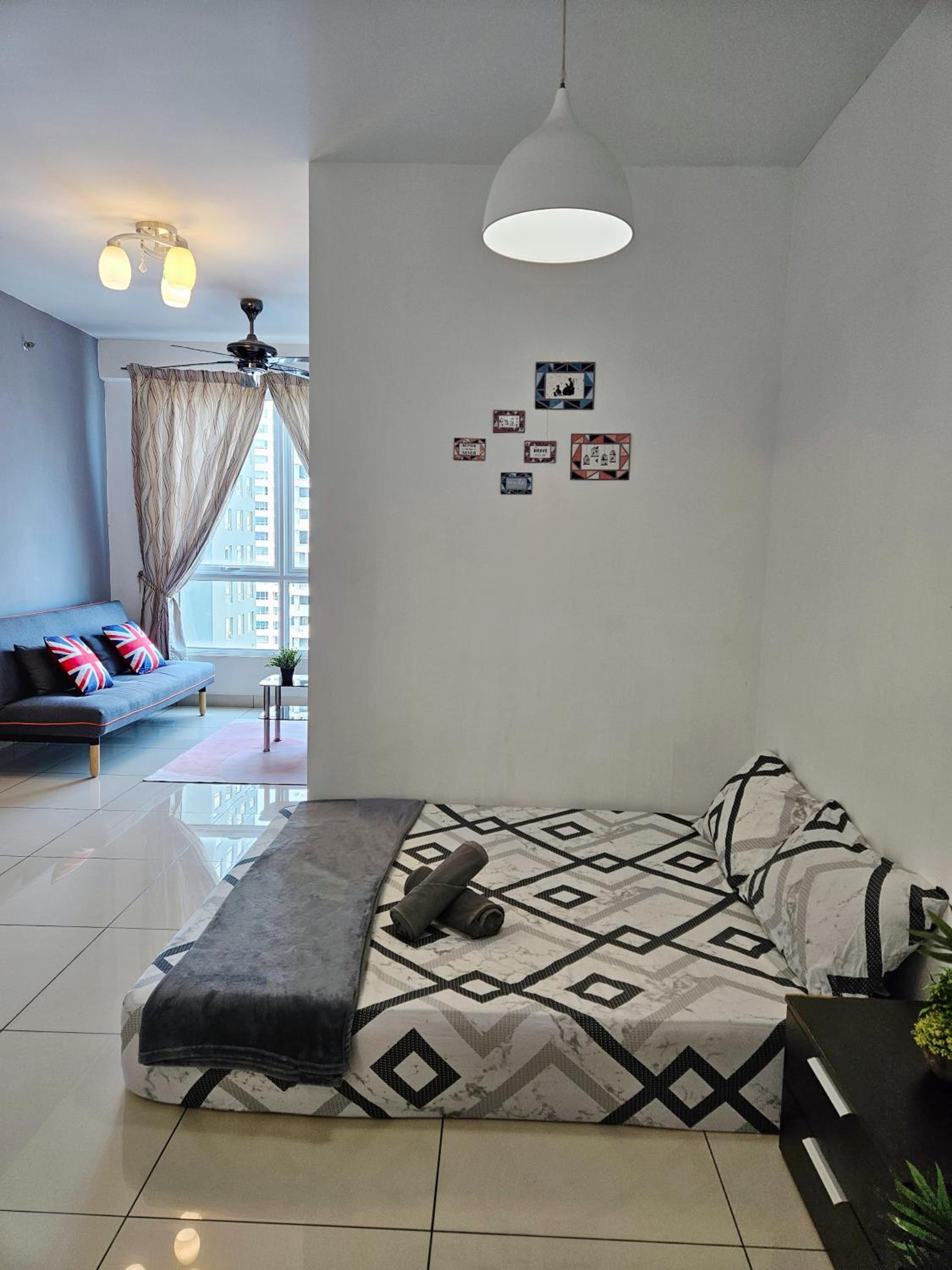 One-Bedroom Apartment - Photo 12