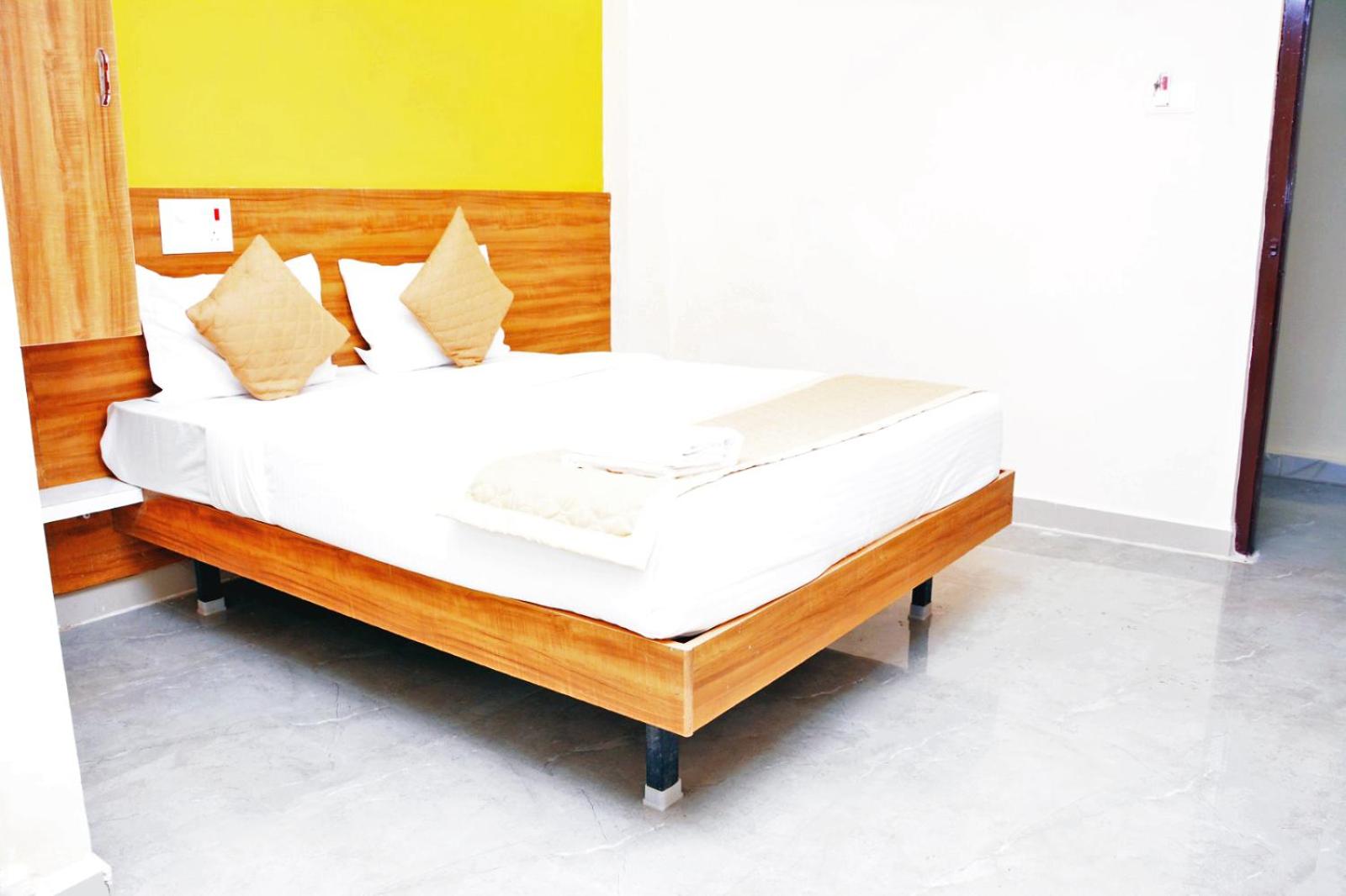 Deluxe Double Room - Photo 26