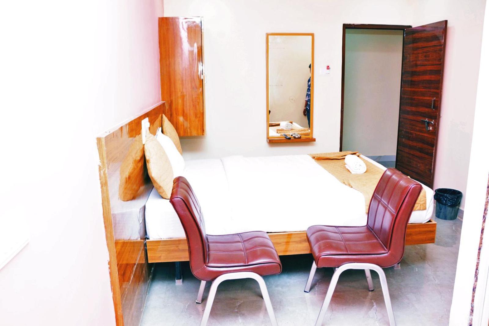 Deluxe Double Room - Photo 25