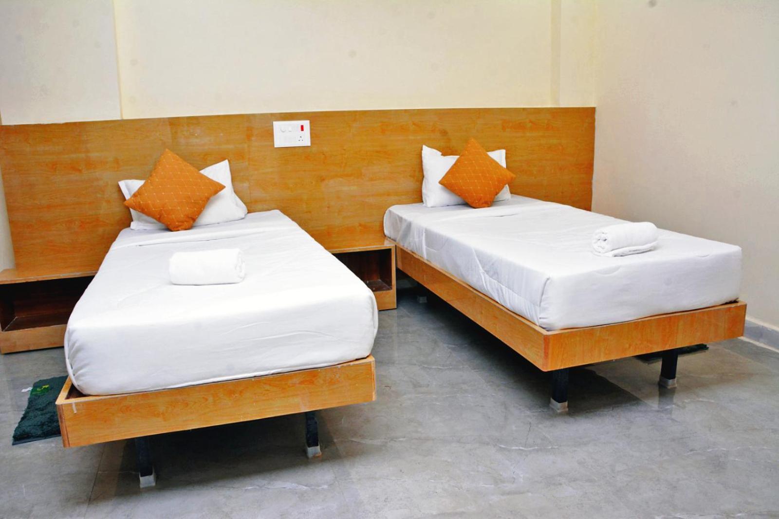 Deluxe Double Room - Photo 23