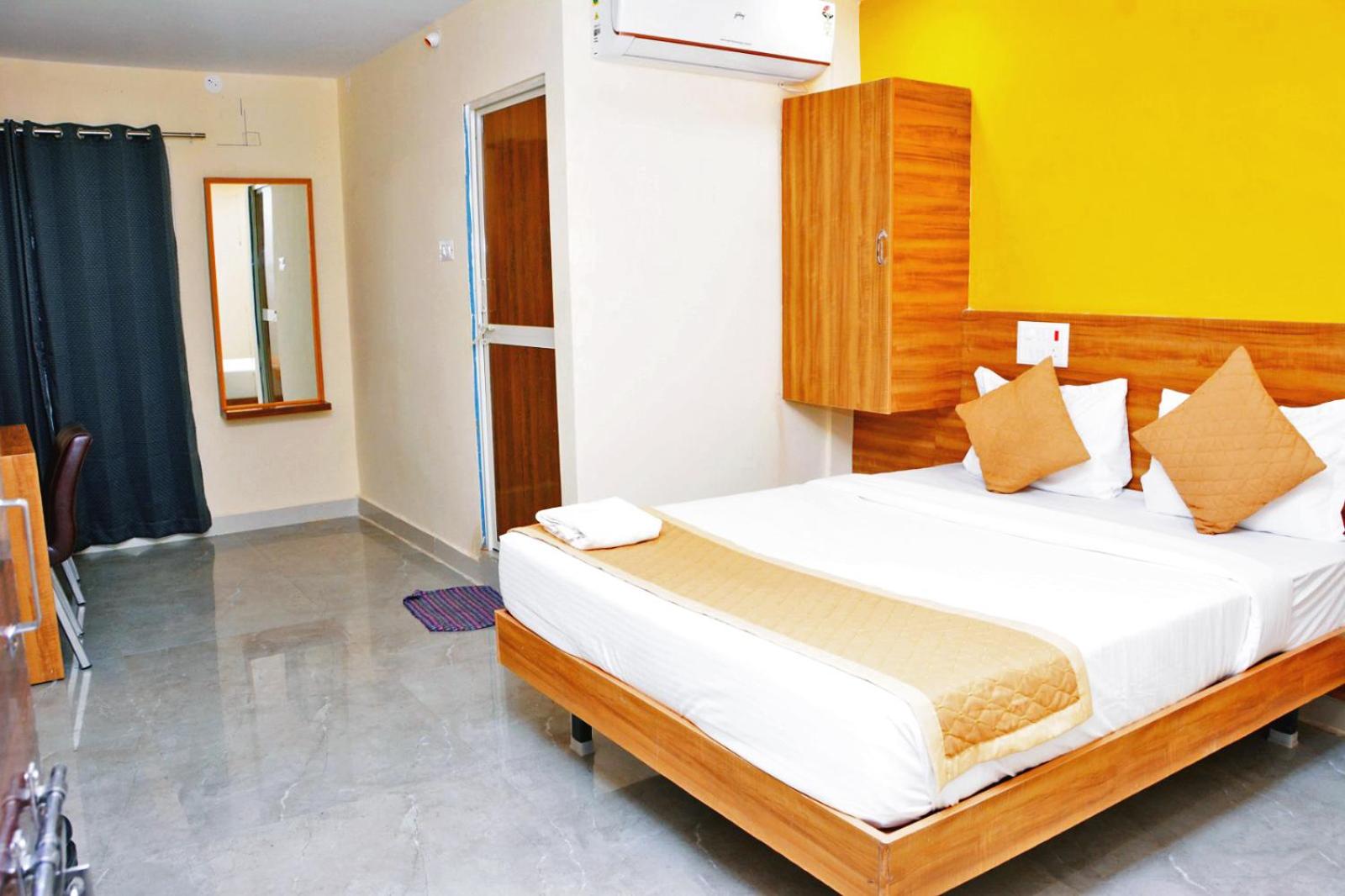 Deluxe Double Room - Photo 22