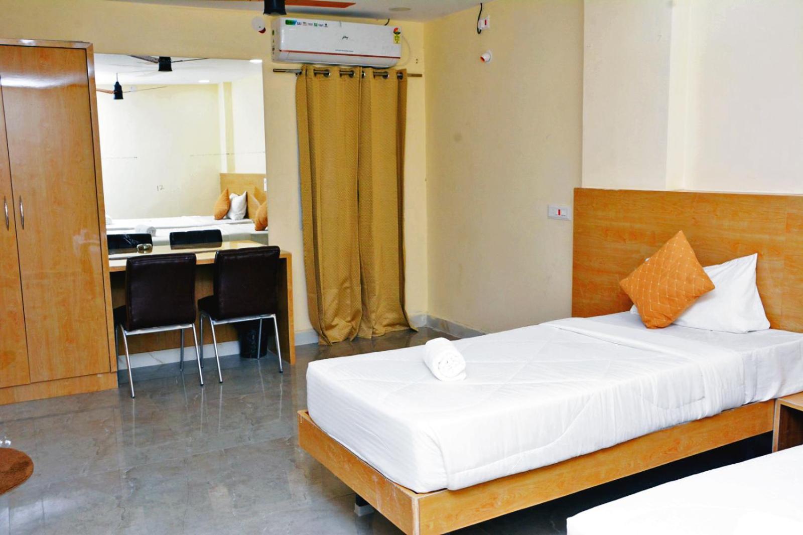 Deluxe Double Room - Photo 17