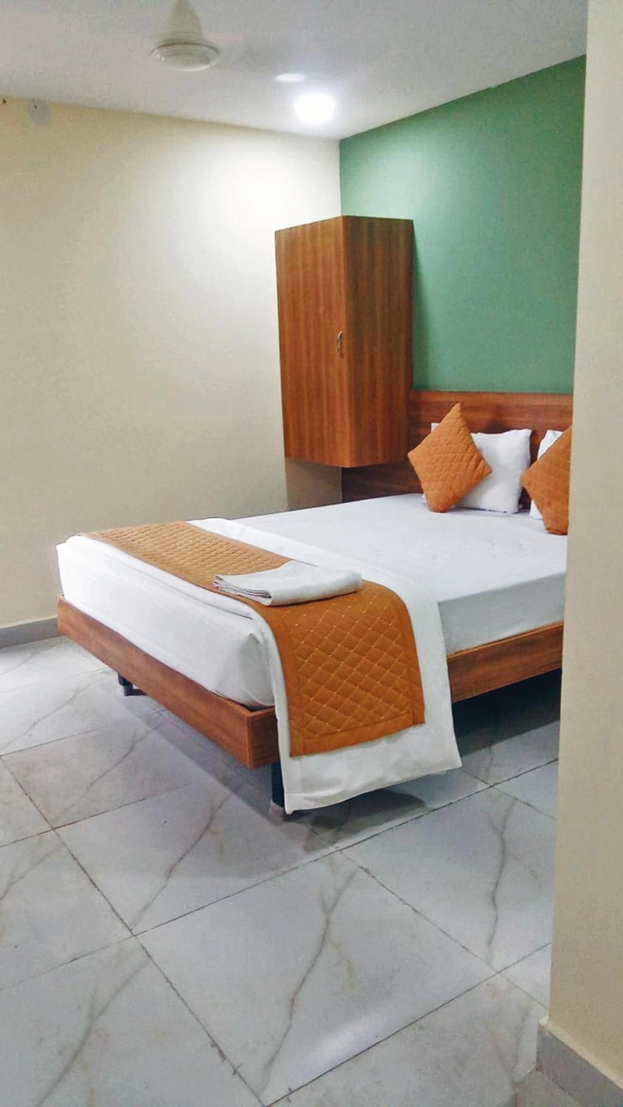 Deluxe Double Room - Photo 16
