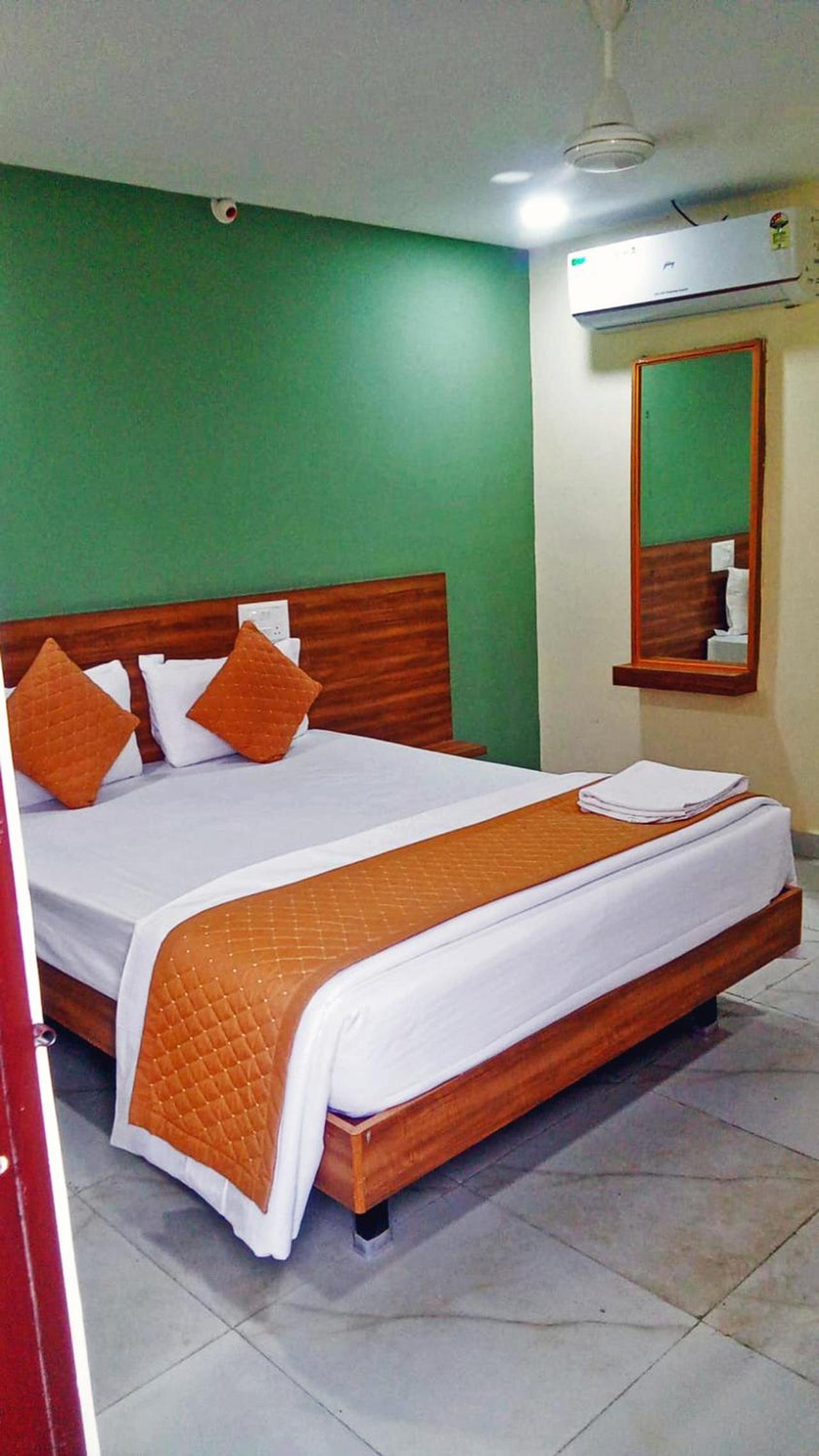 Deluxe Double Room - Photo 10