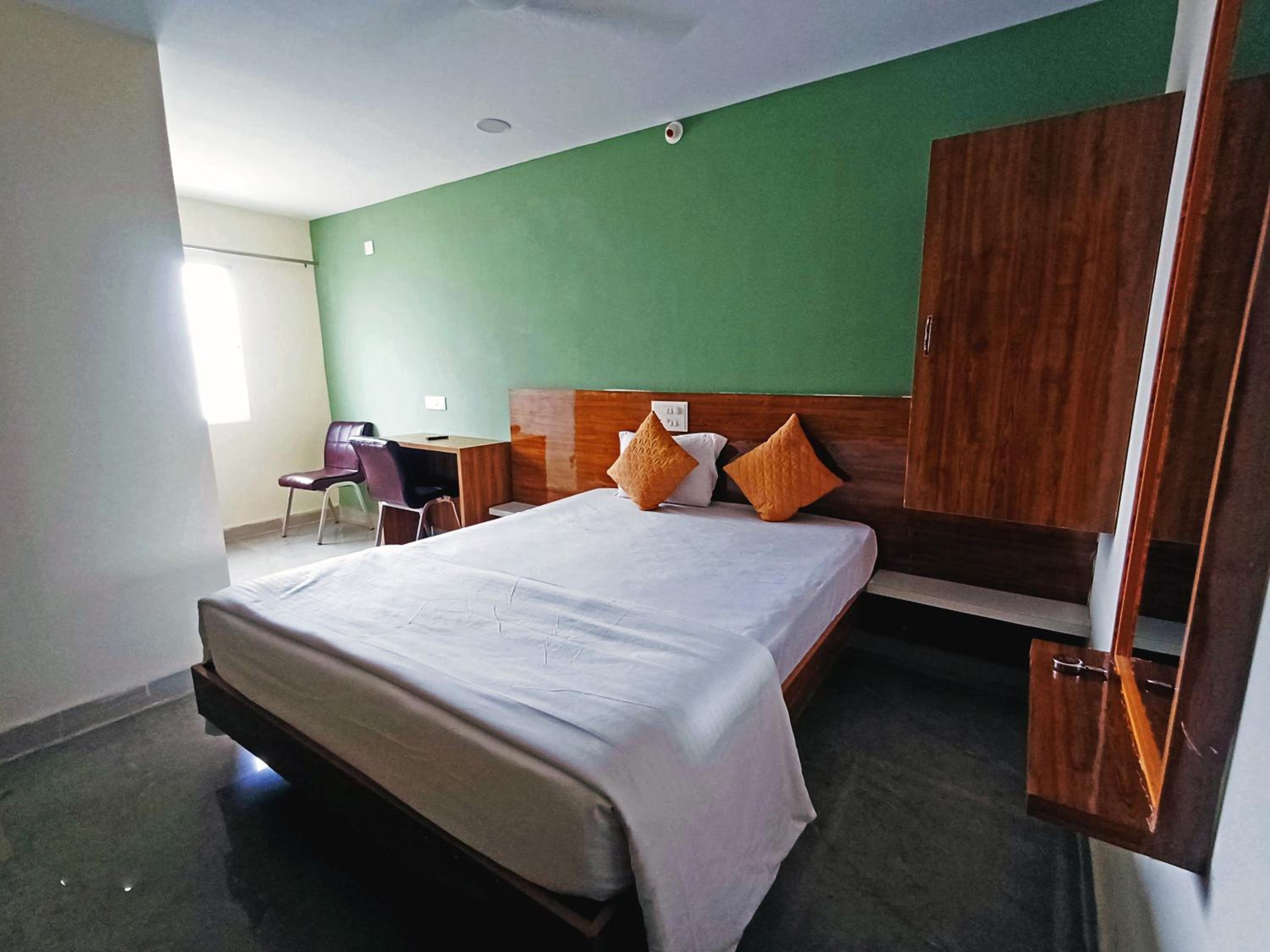 Deluxe Double Room - Photo 7