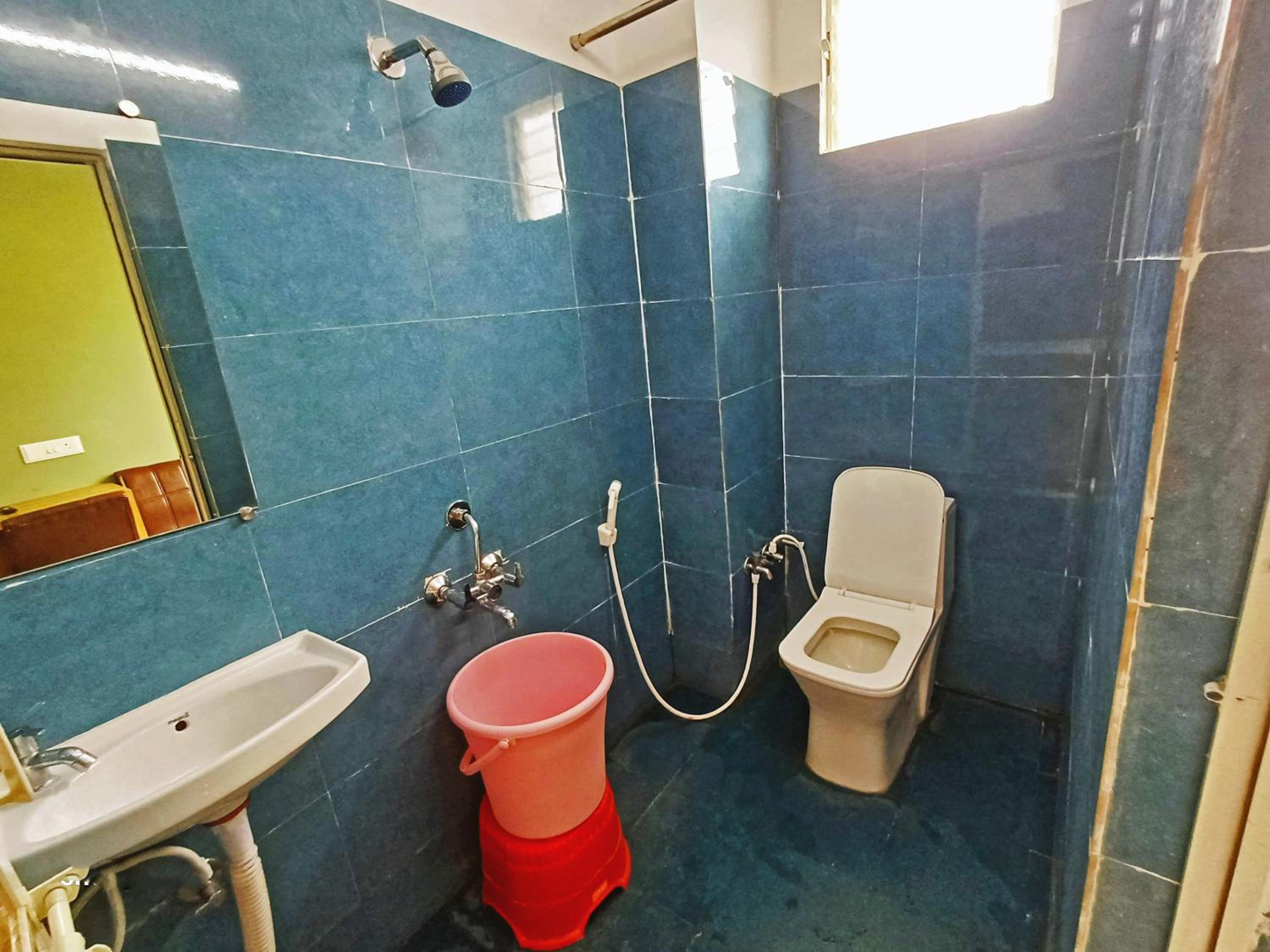 Standard Double Room with Fan - Photo 5