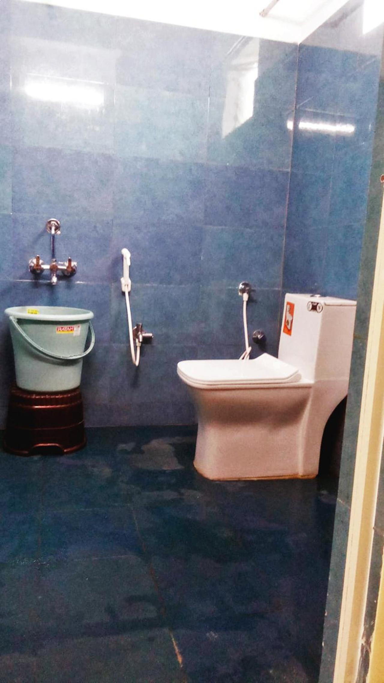 Standard Double Room with Fan - Photo 3