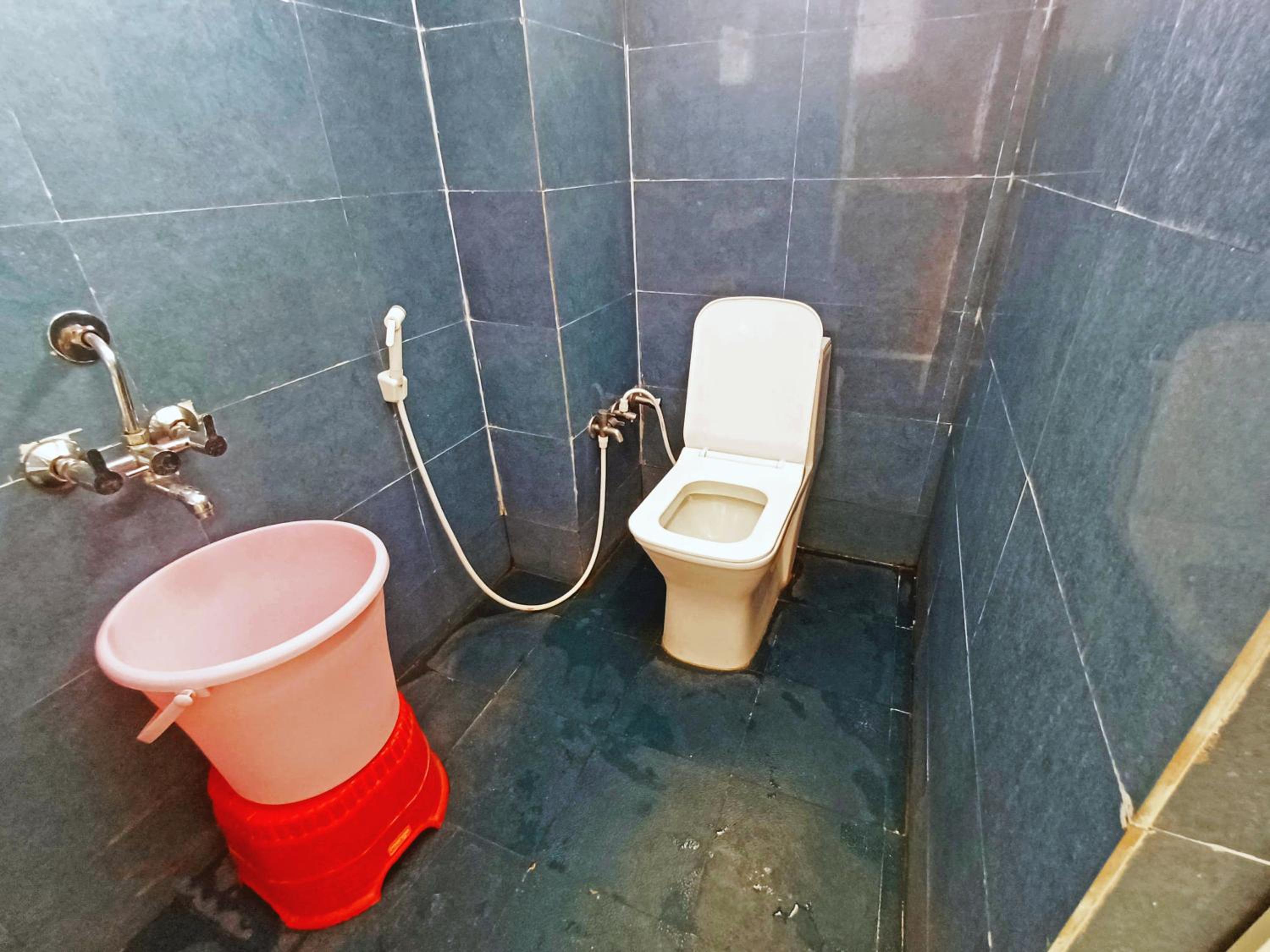Standard Double Room with Fan - Photo 2