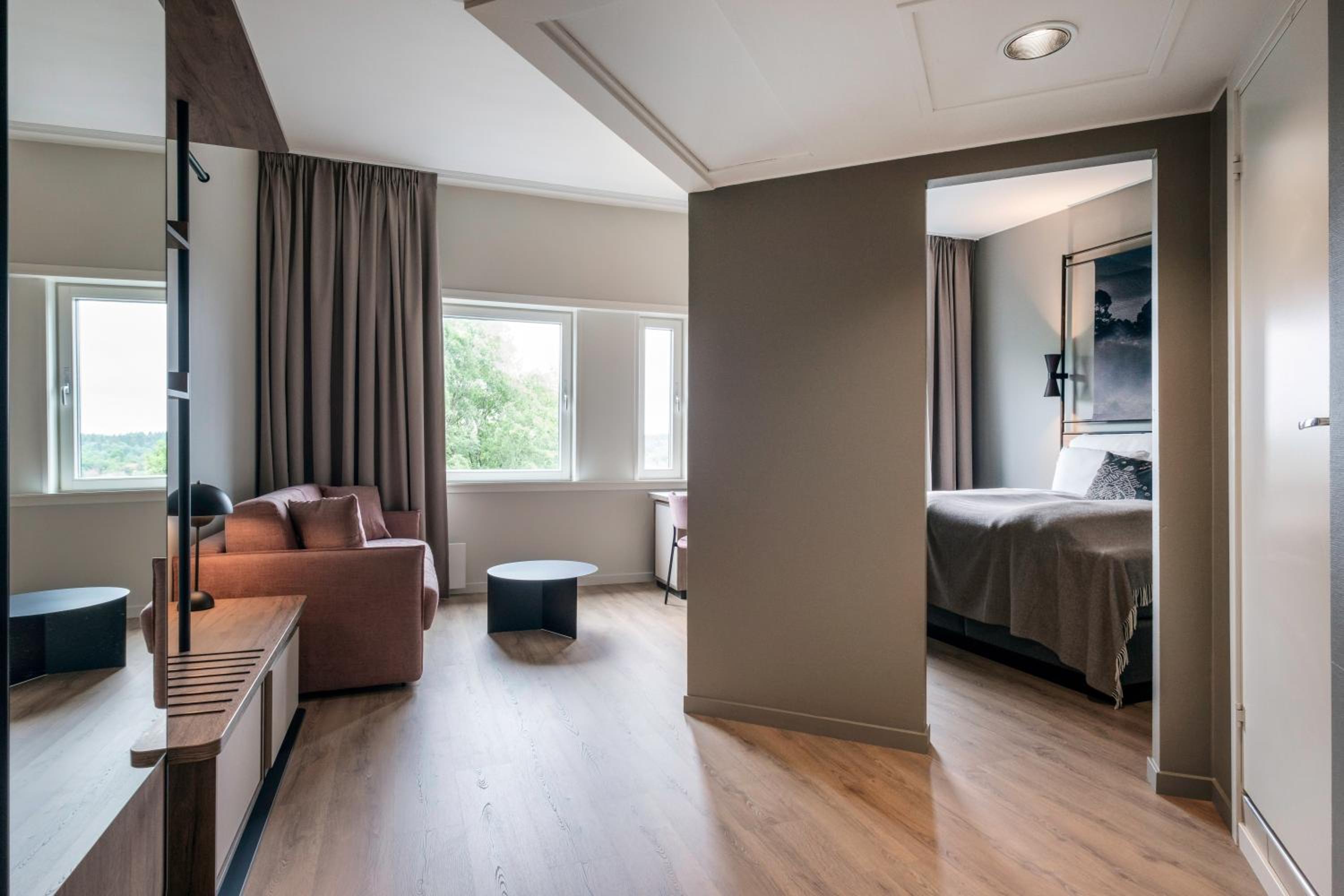 Deluxe Double Room - Photo 9