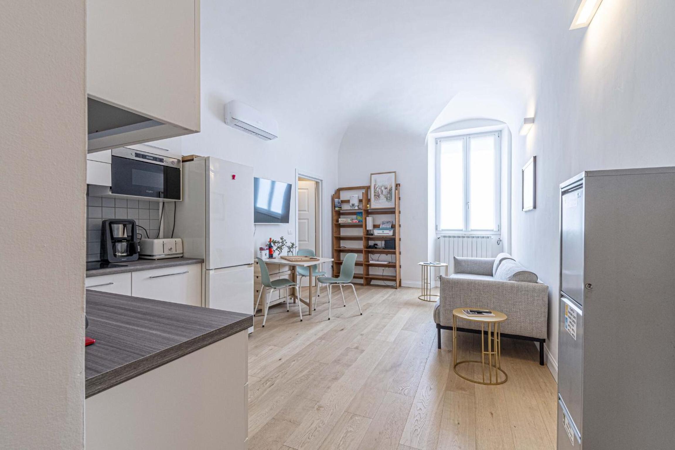 Apartment photo 2