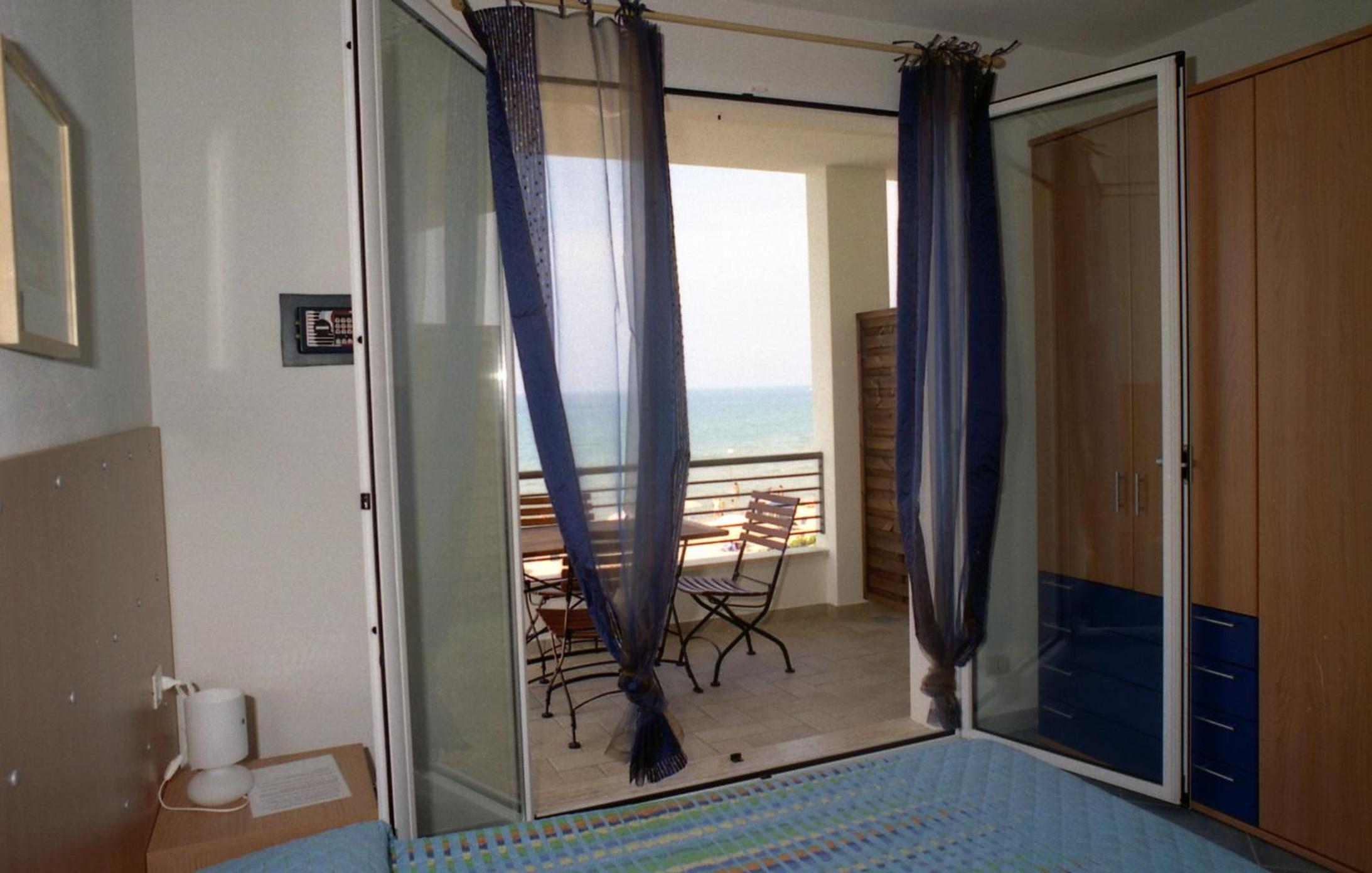 Two-Bedroom House photo 3