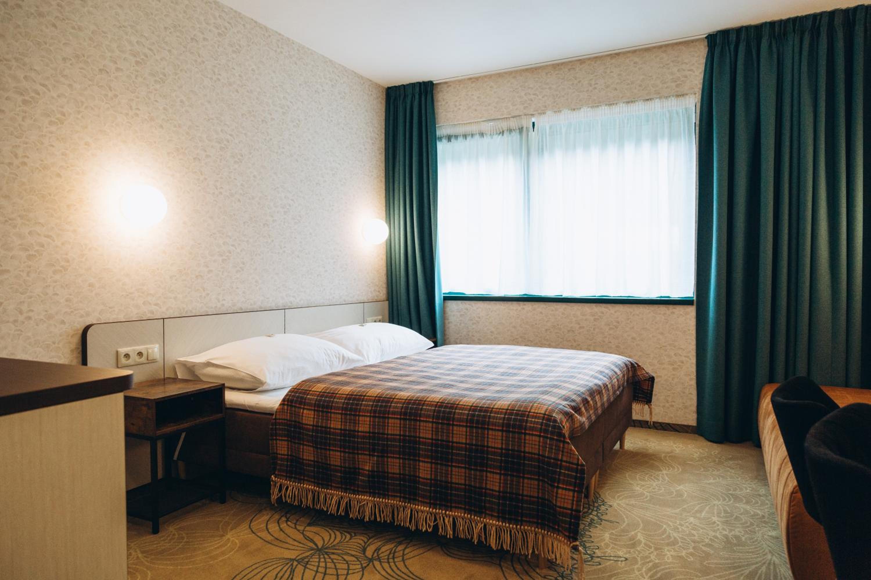 Double or Twin Room - Photo 7