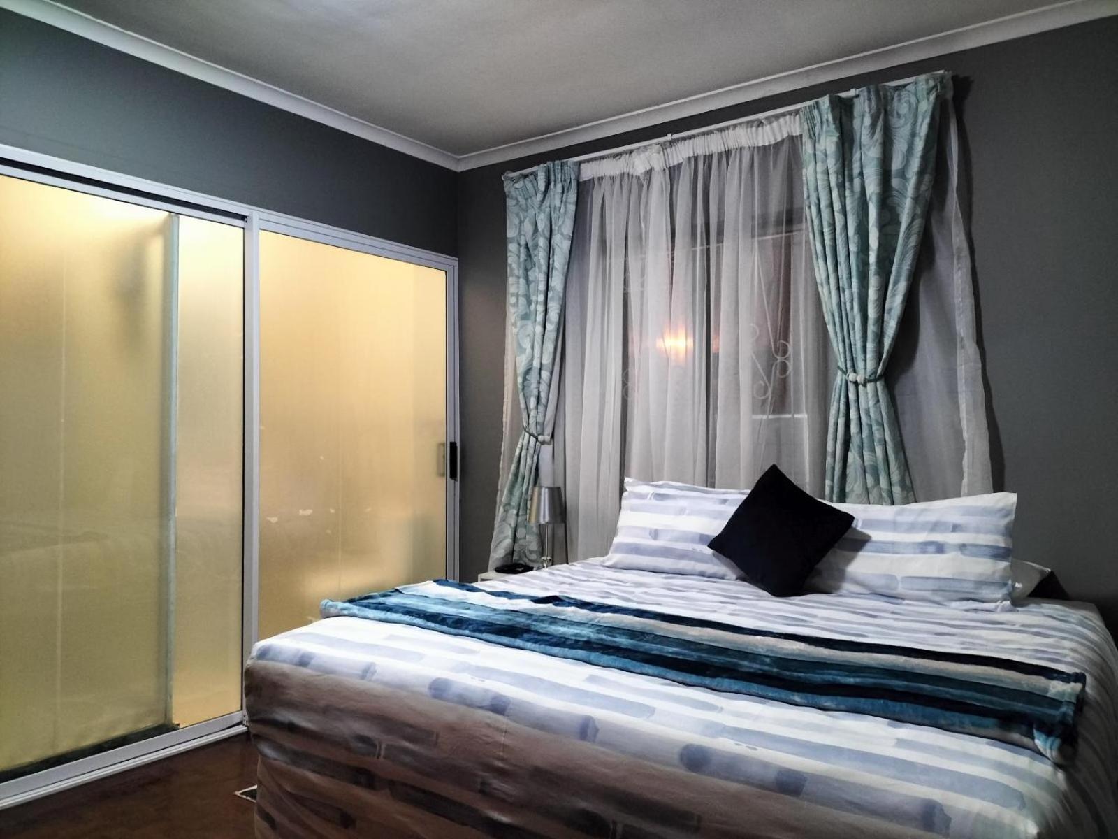 Comfort King Room photo 3