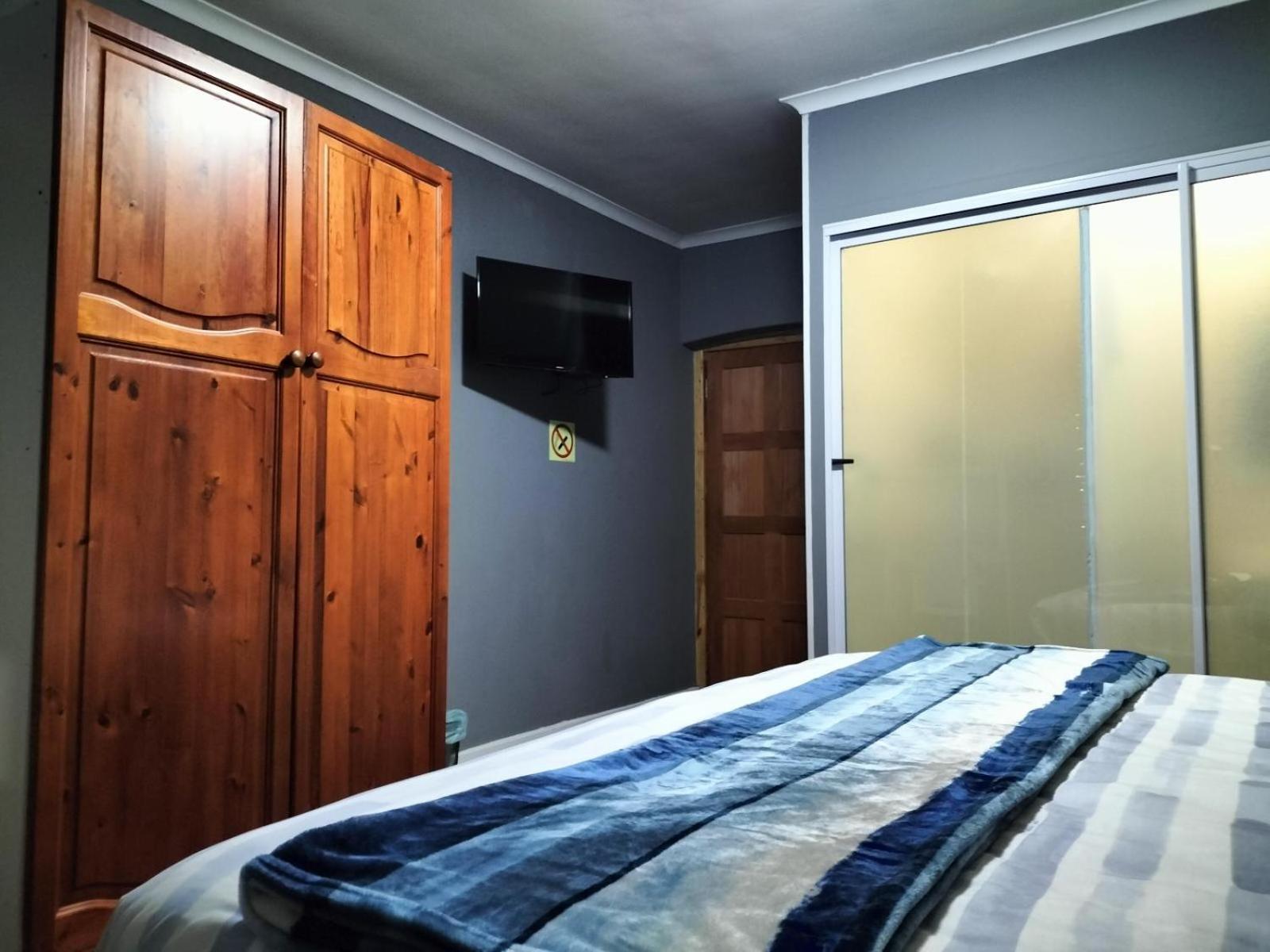 Comfort King Room photo 2