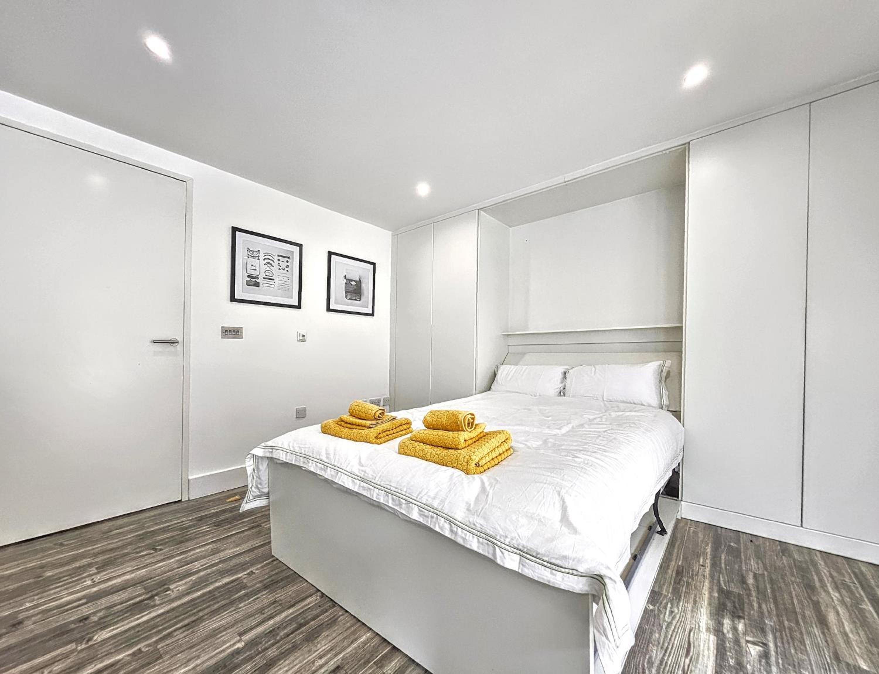 One-Bedroom Apartment photo 2