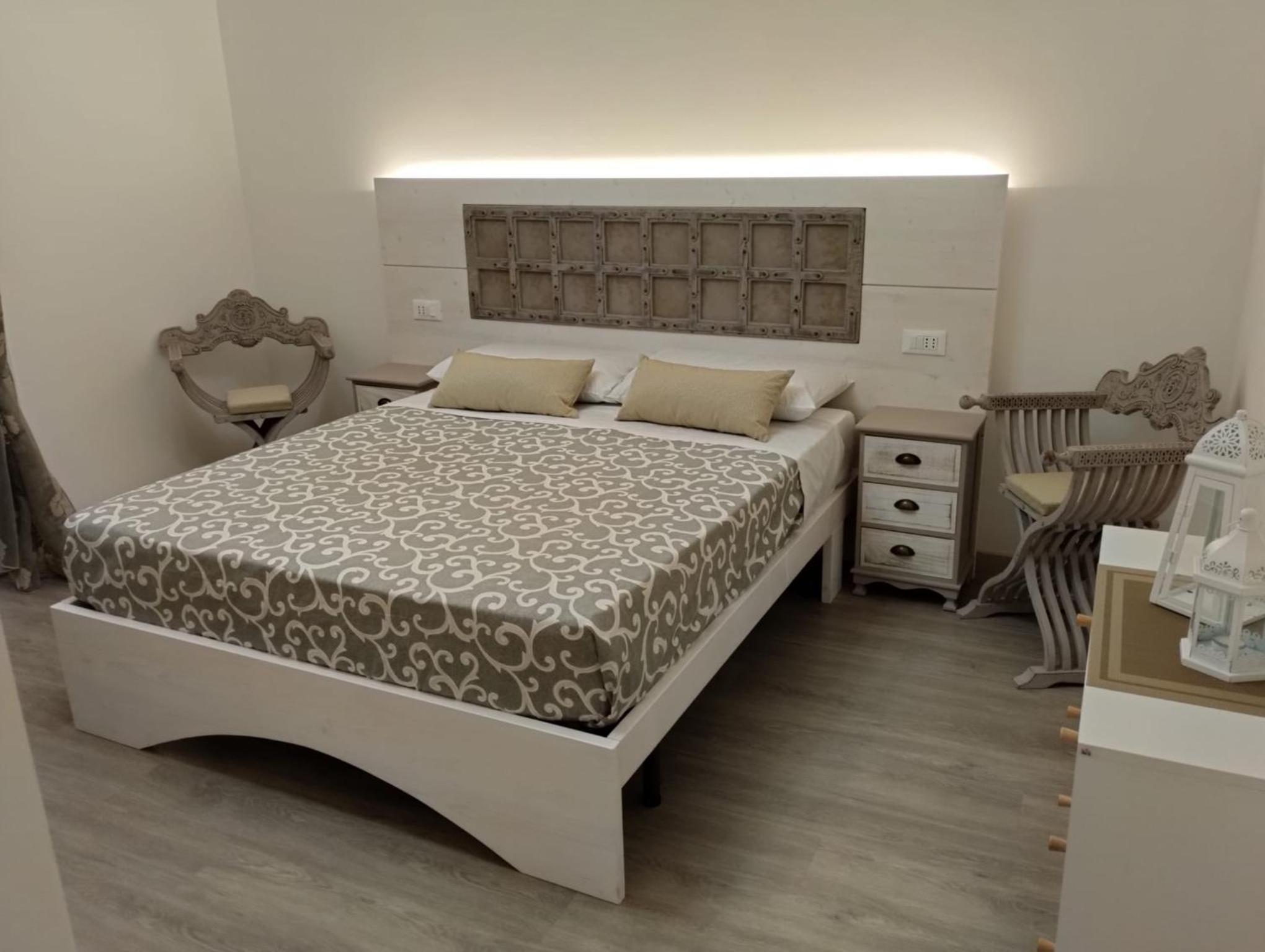 Double Room with Private Bathroom photo 1