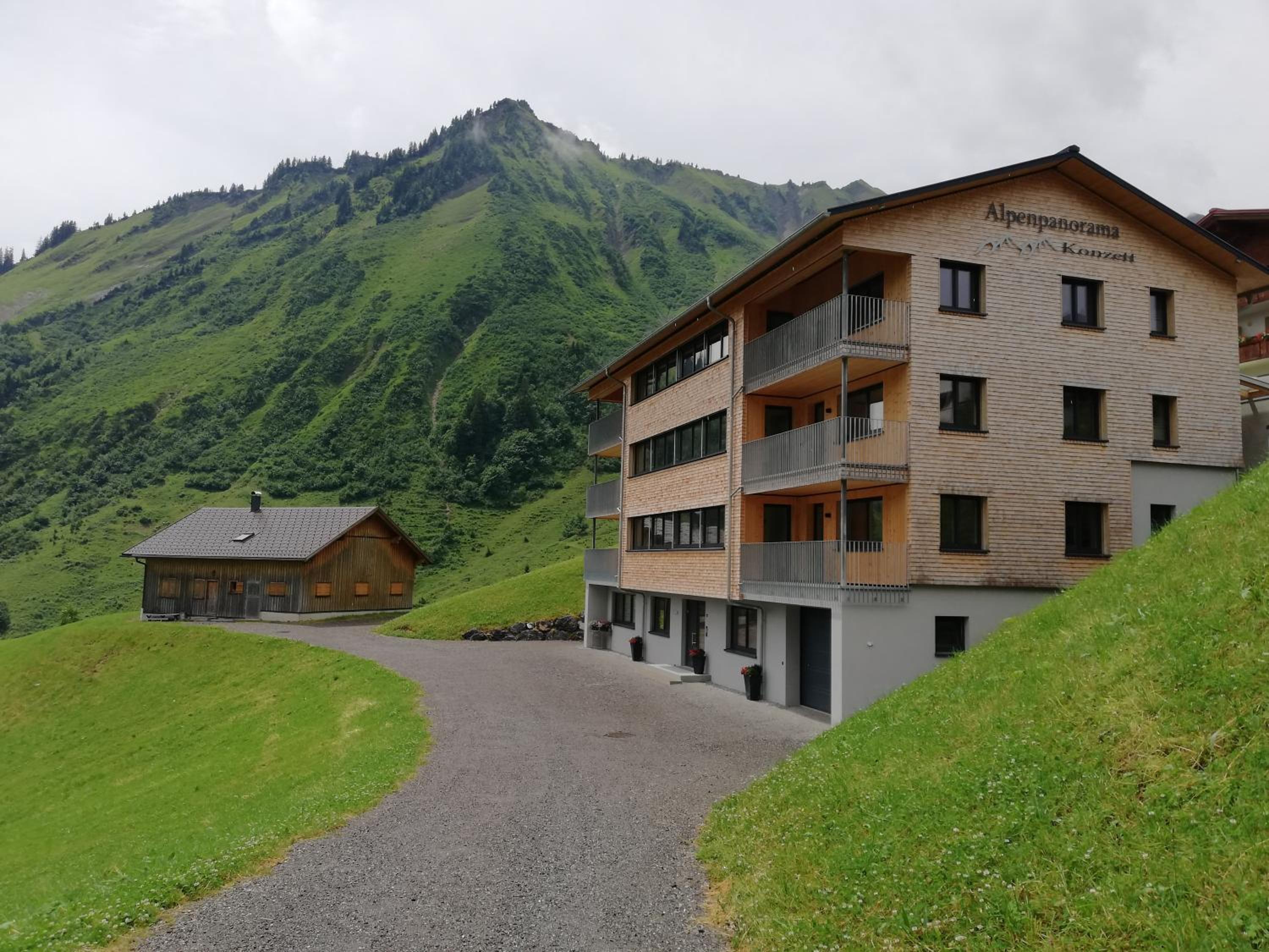 Apartment with Mountain View - Photo 22