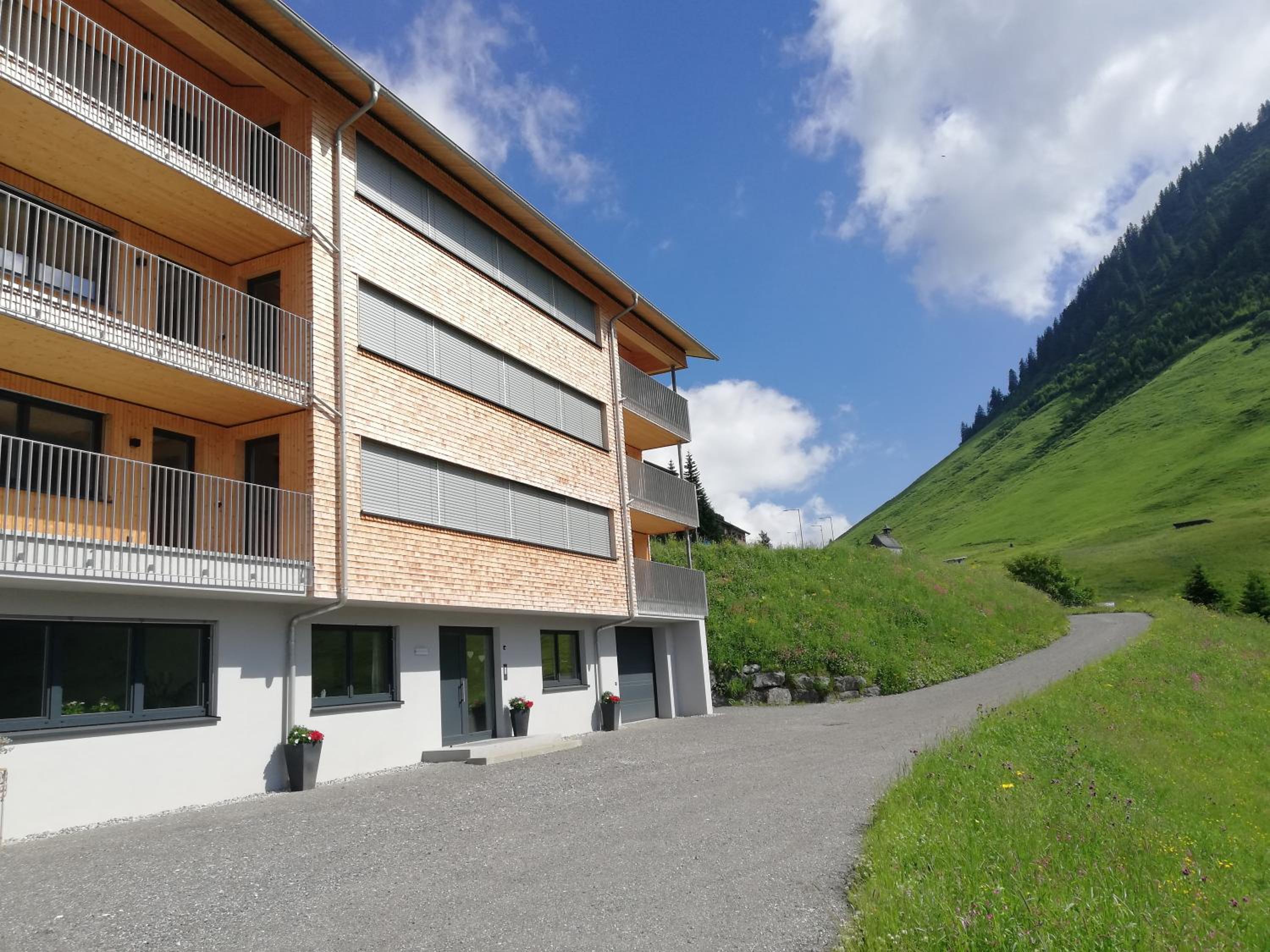 Apartment with Mountain View - Photo 21