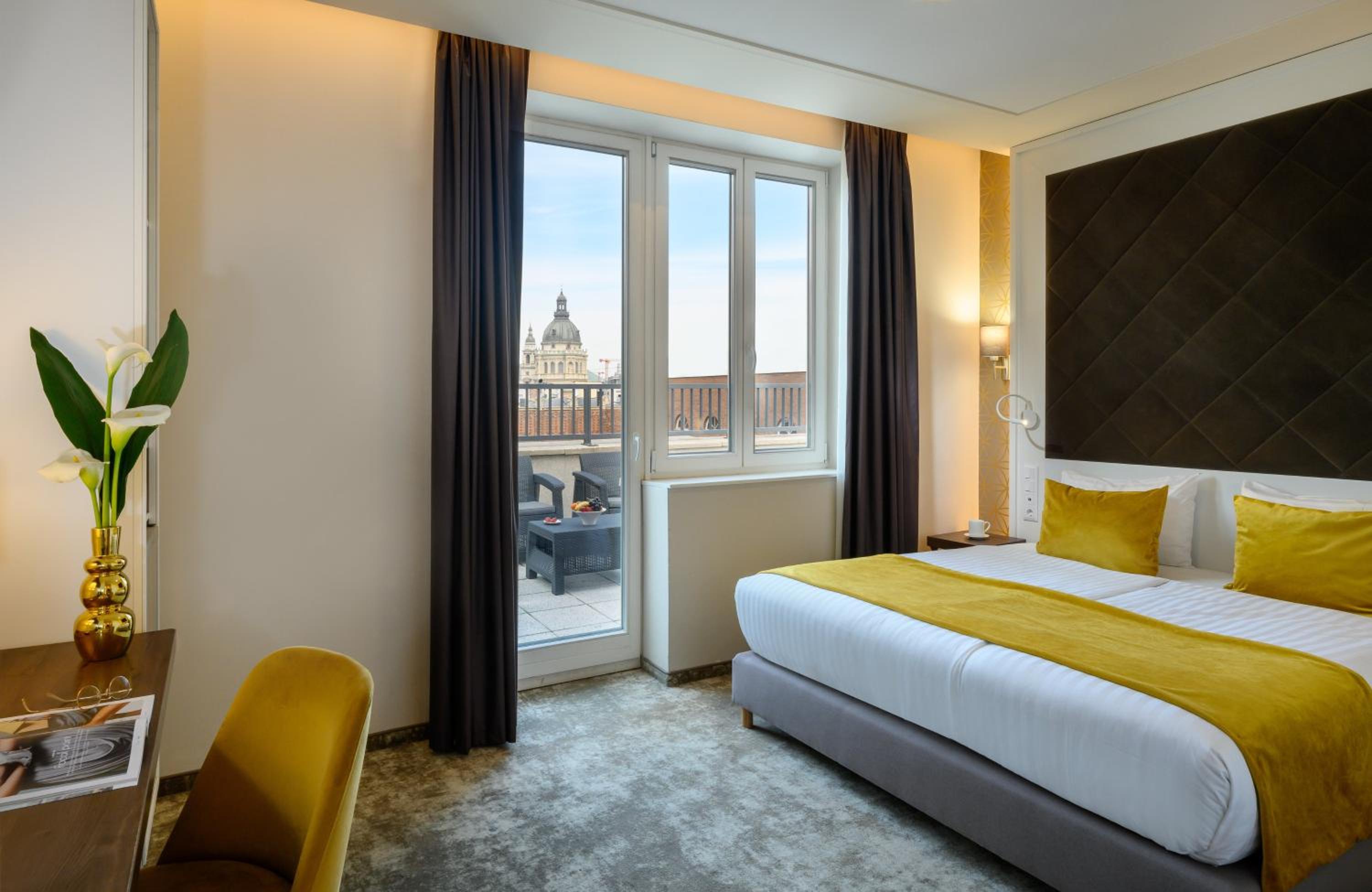 Comfort Room with Terrace thumbnail 5