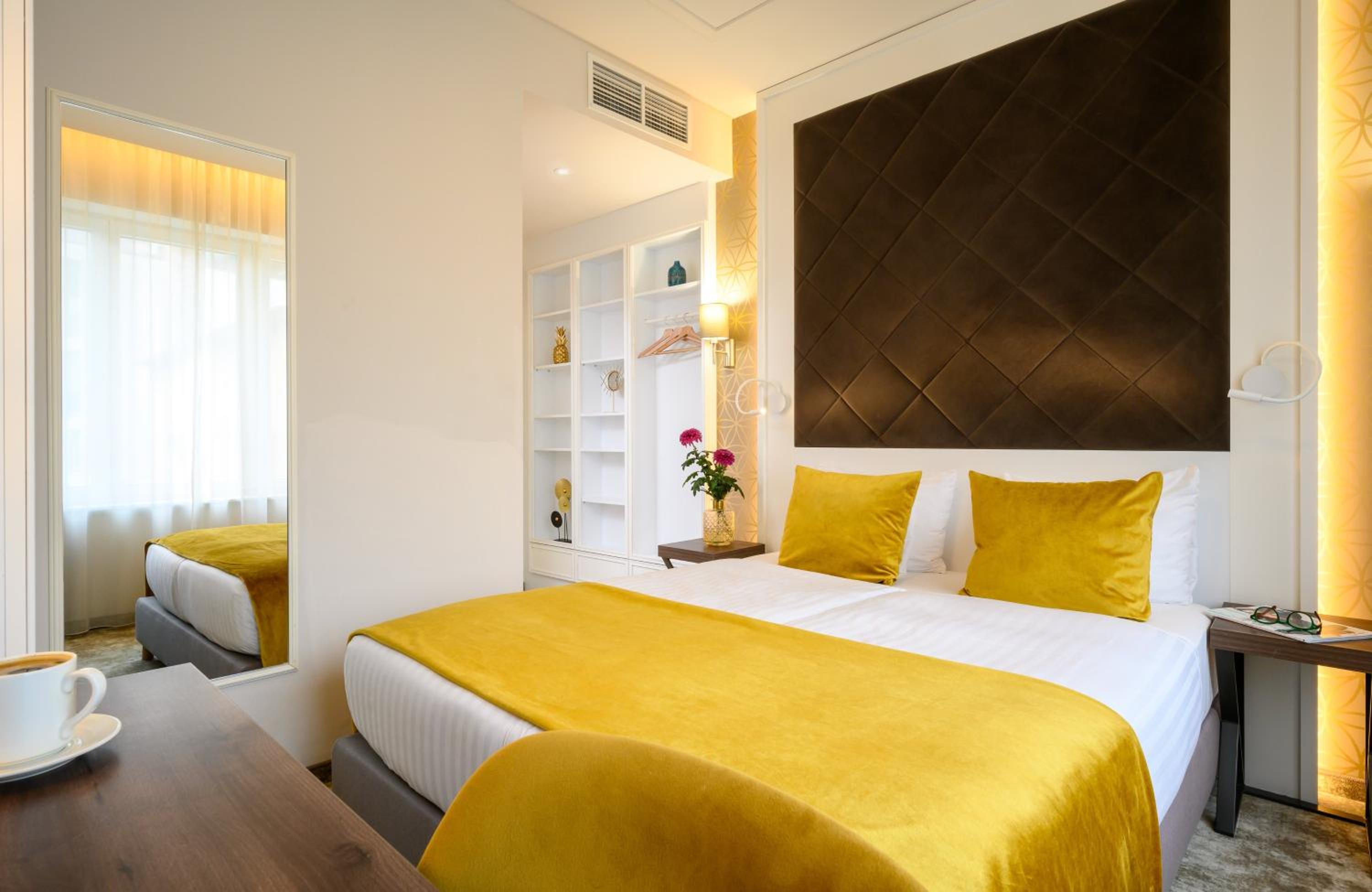 Cozy Room thumbnail 6