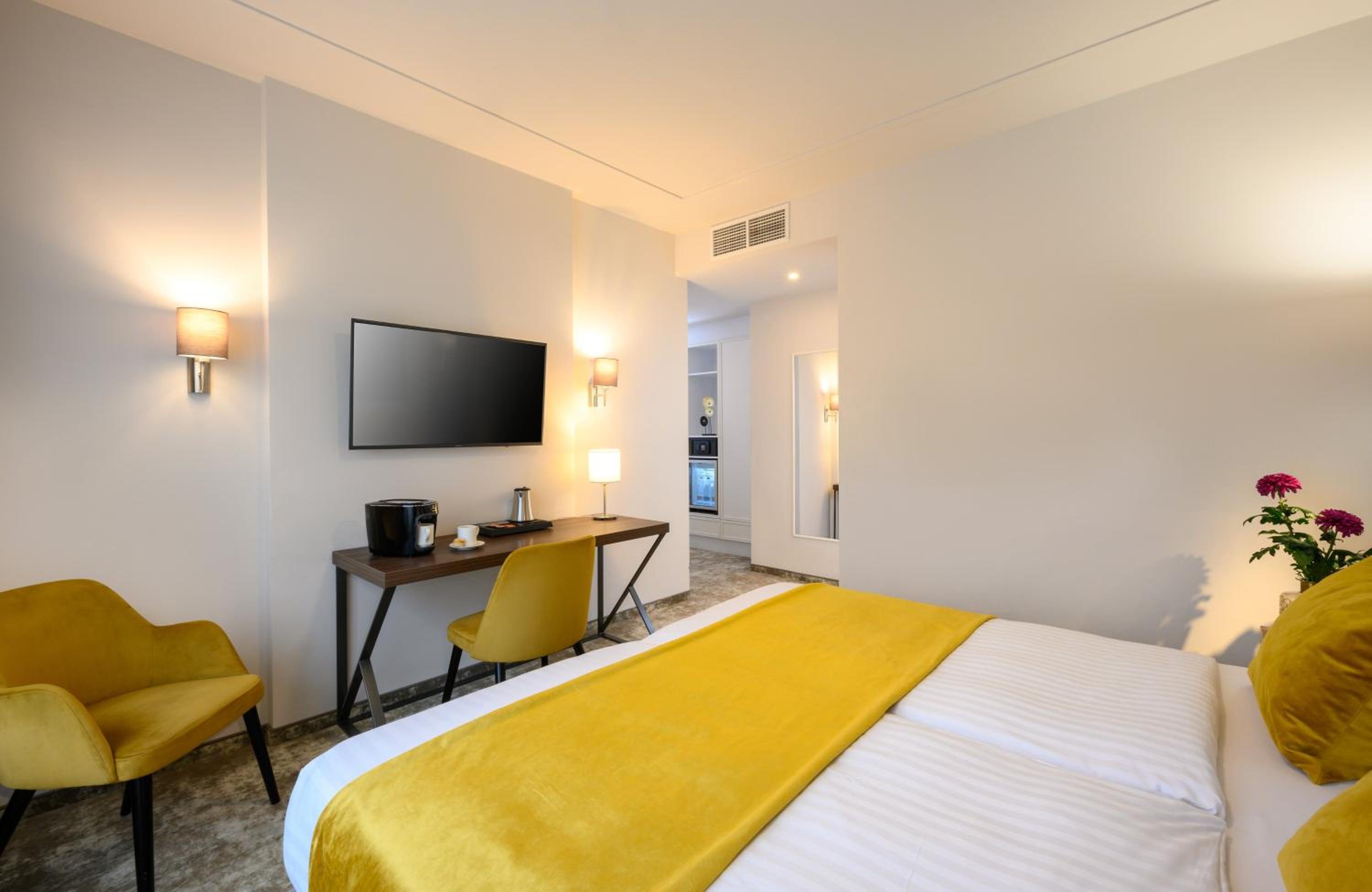 Comfort Room thumbnail 6