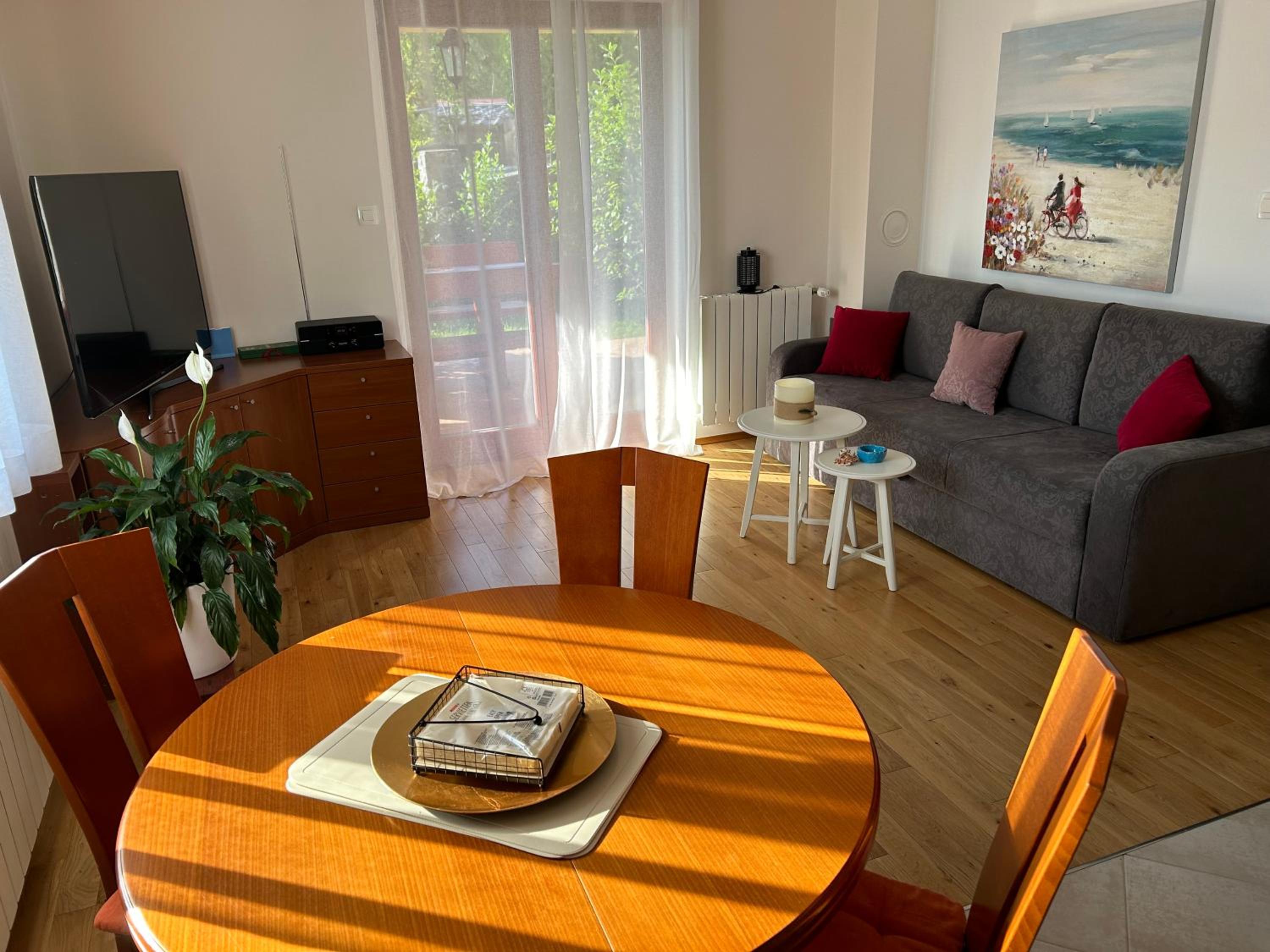 One-Bedroom Apartment photo 3