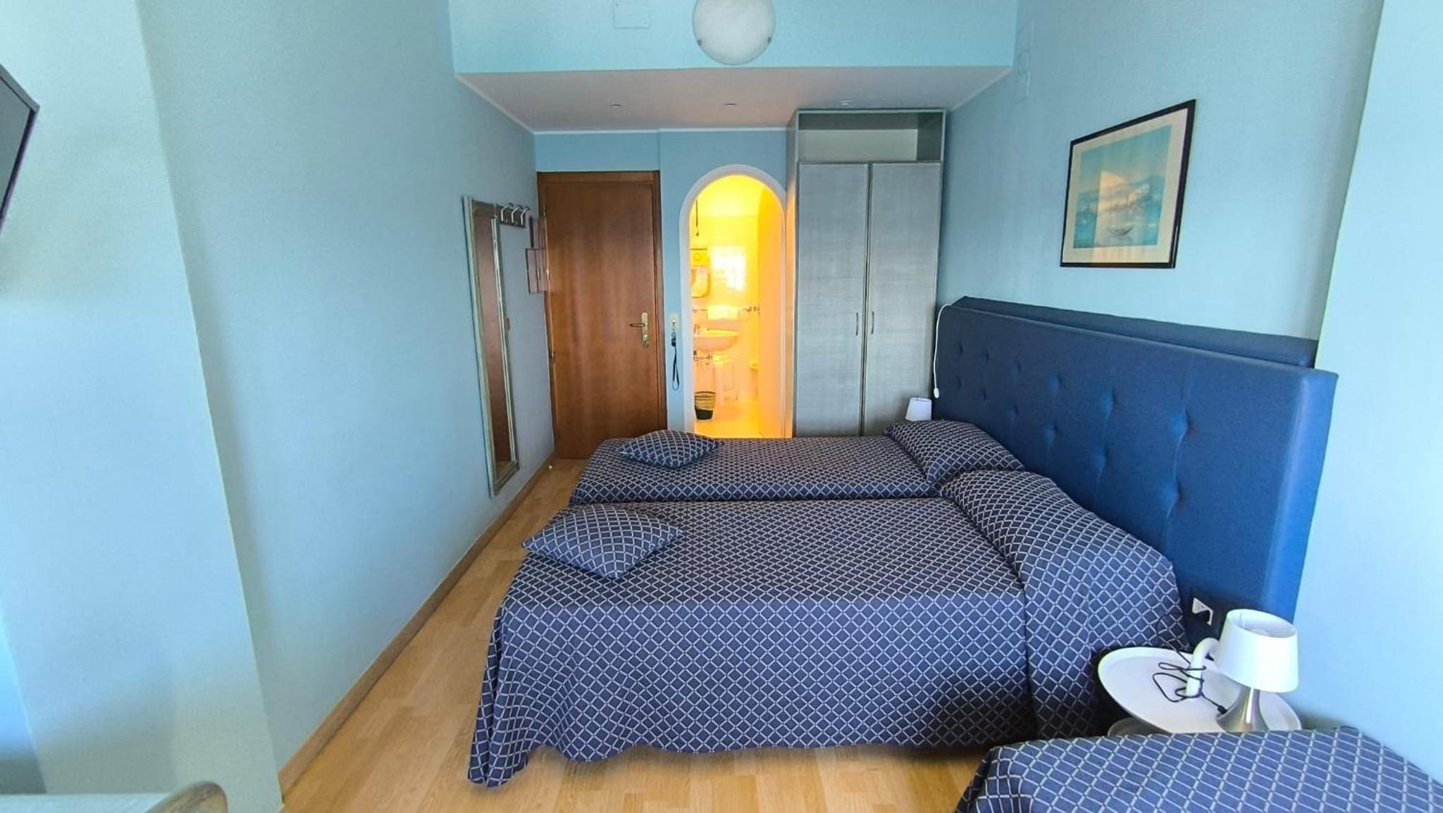 Superior Twin Room with Sea View - Photo 1